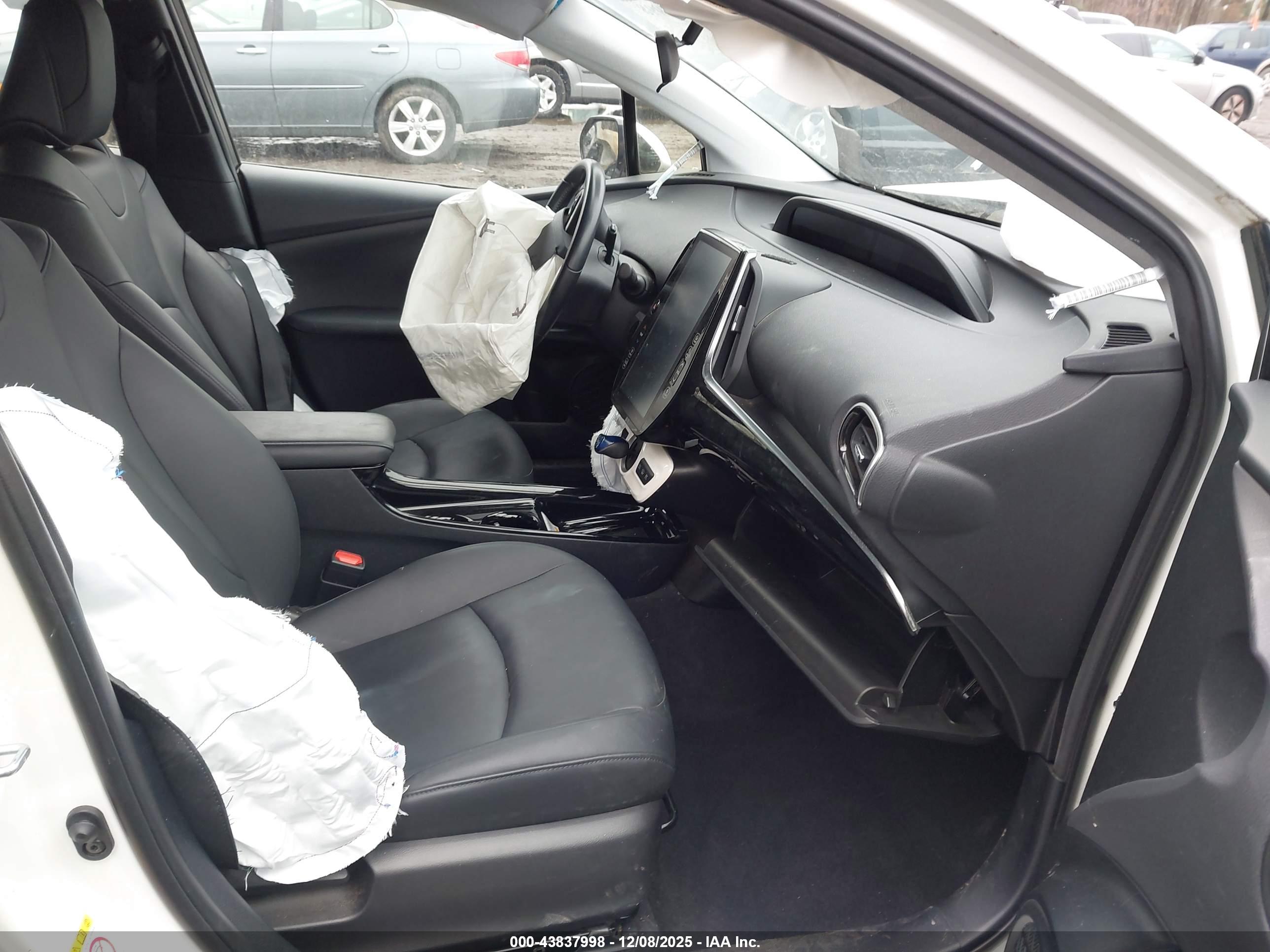 TOYOTA PRIUS image 5