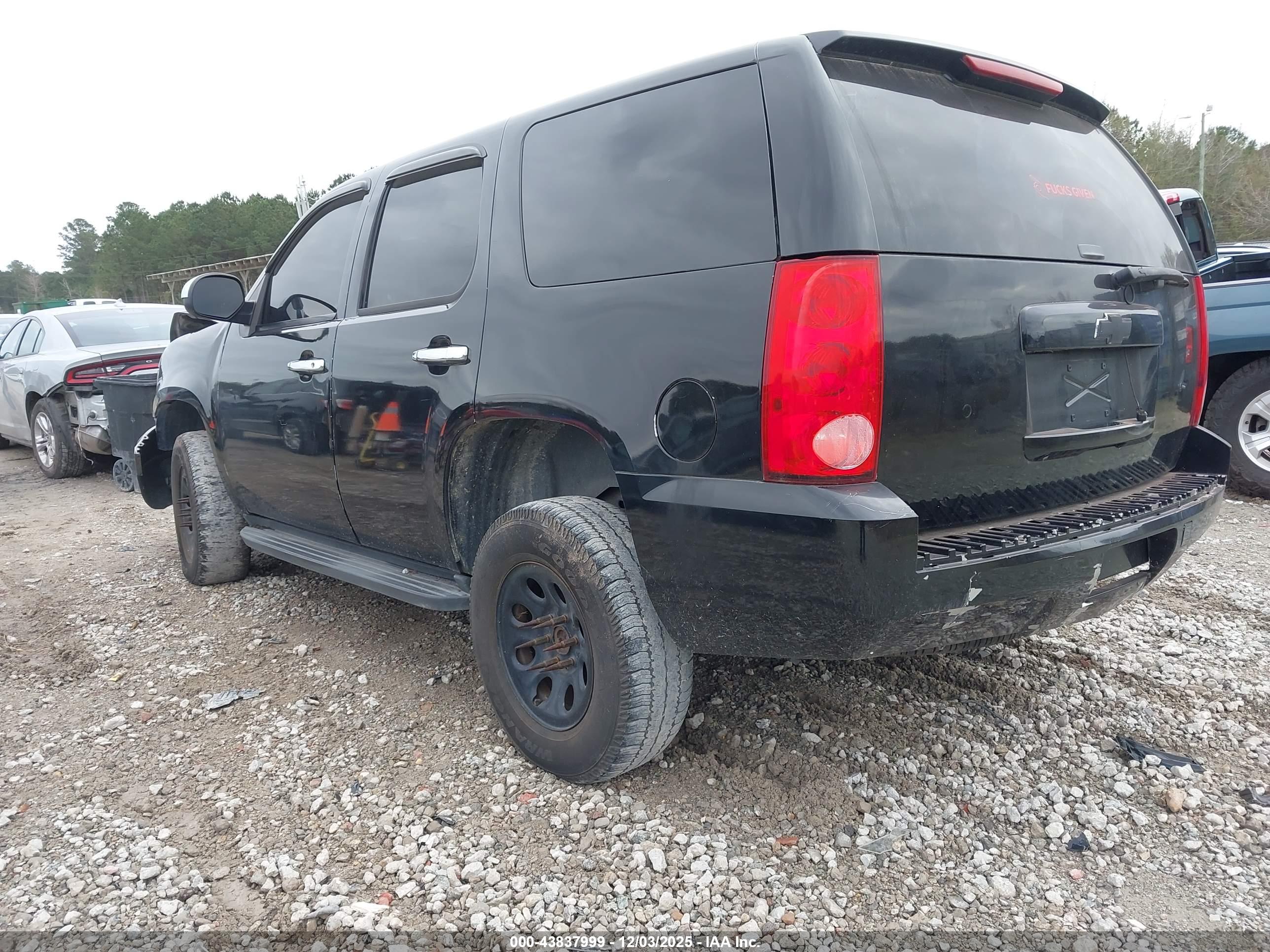 CHEVROLET TAHOE image 3