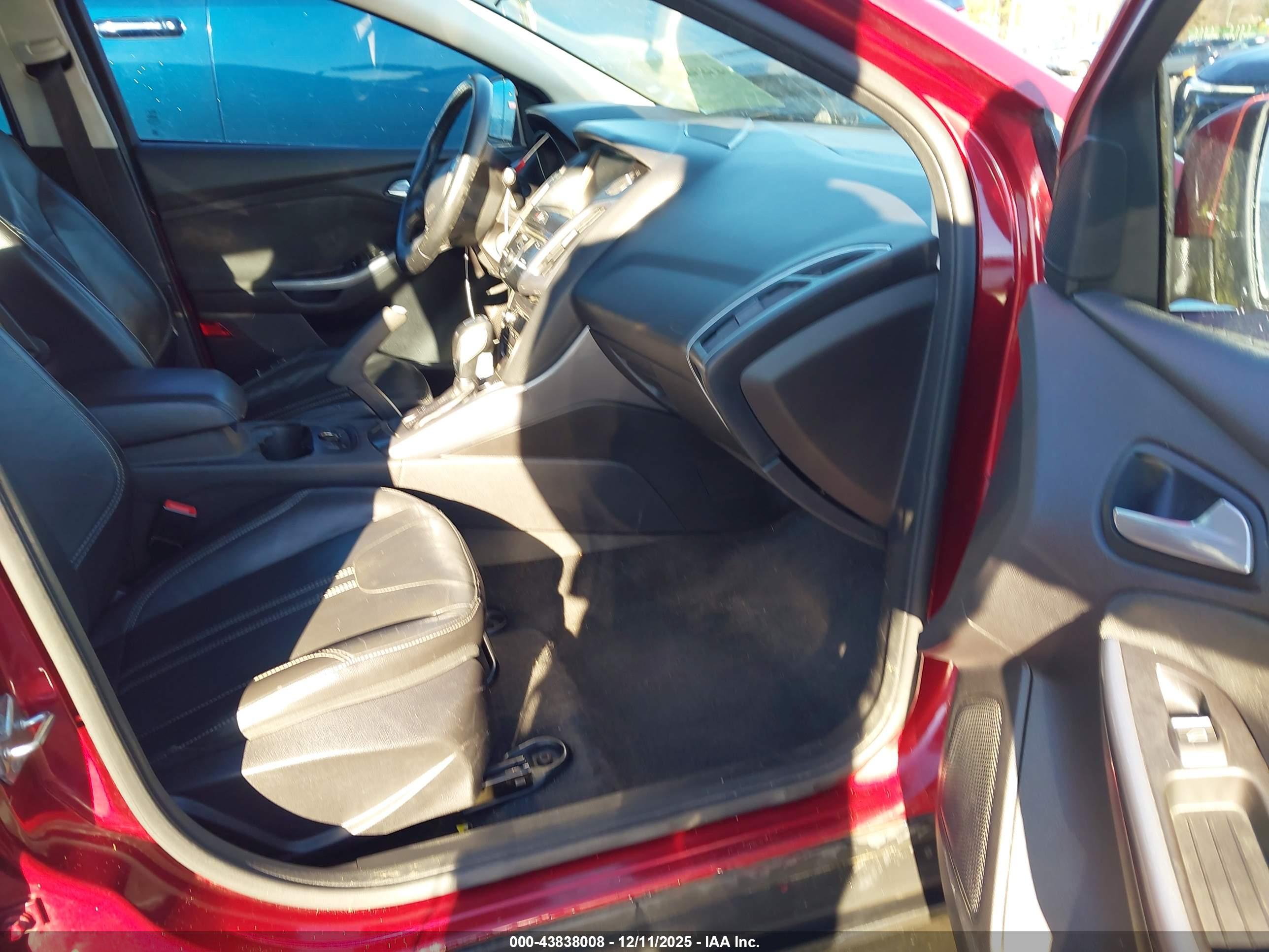 FORD FOCUS image 5