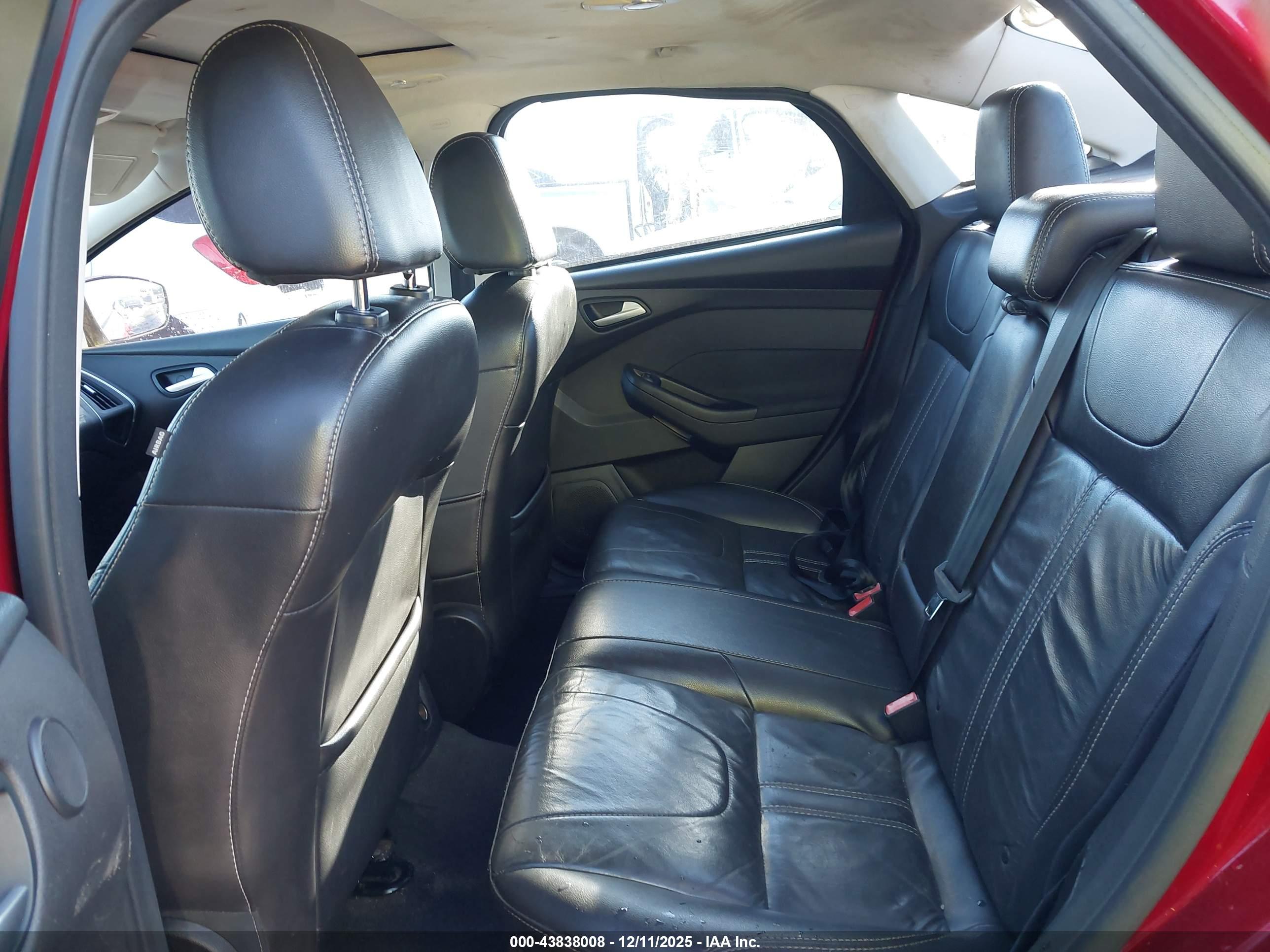 FORD FOCUS image 8
