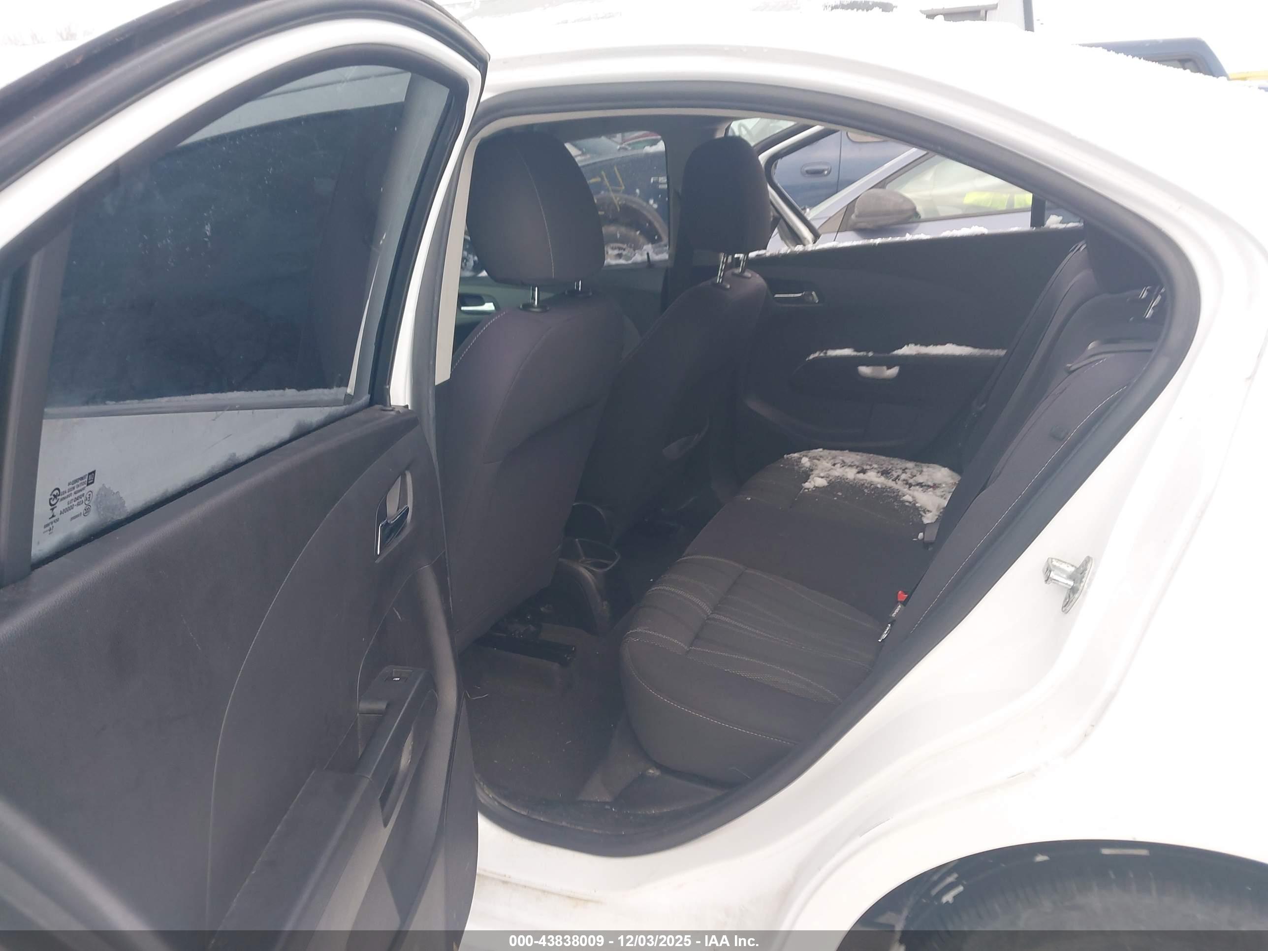 CHEVROLET SONIC image 8
