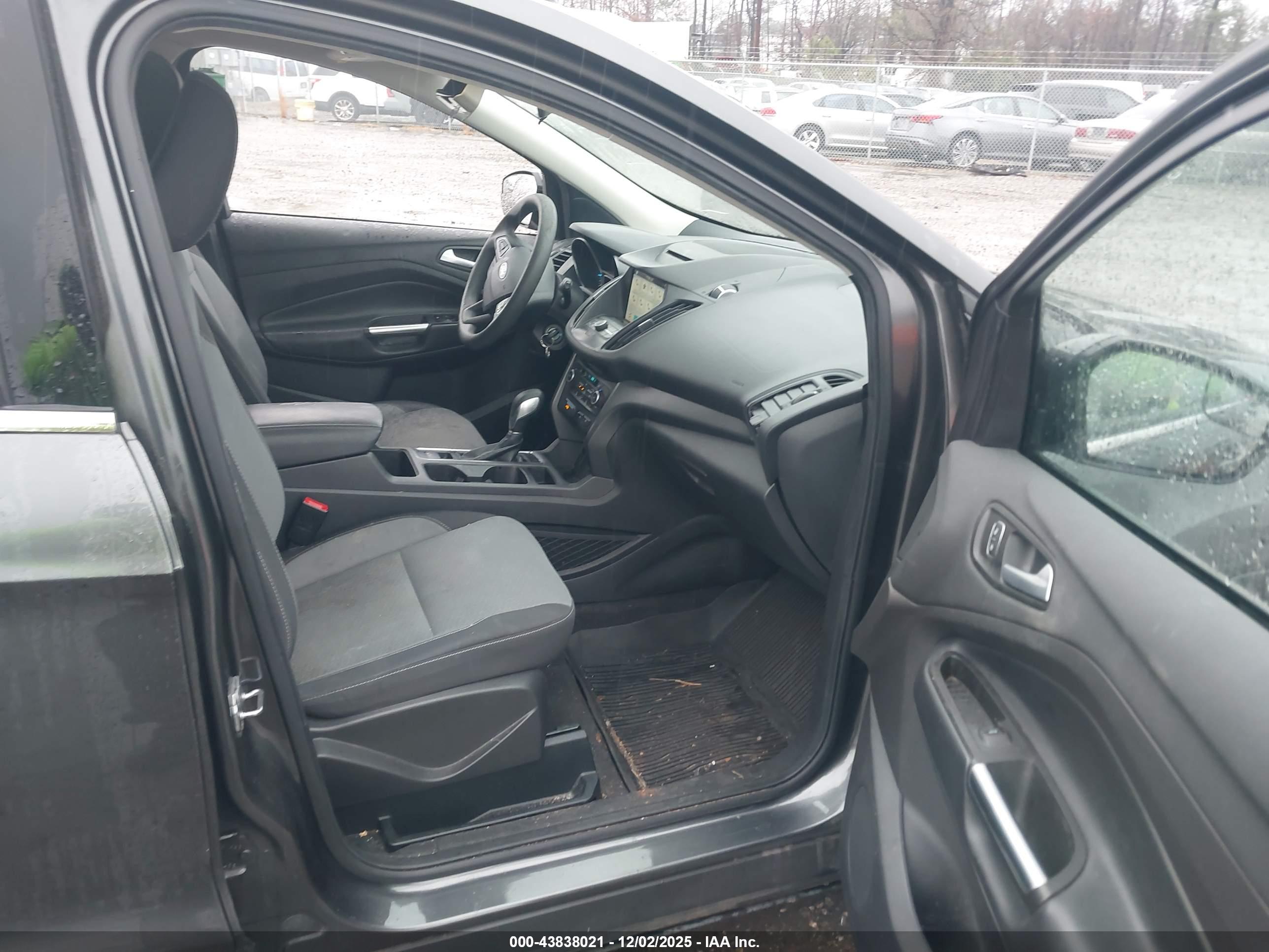 FORD ESCAPE image 5