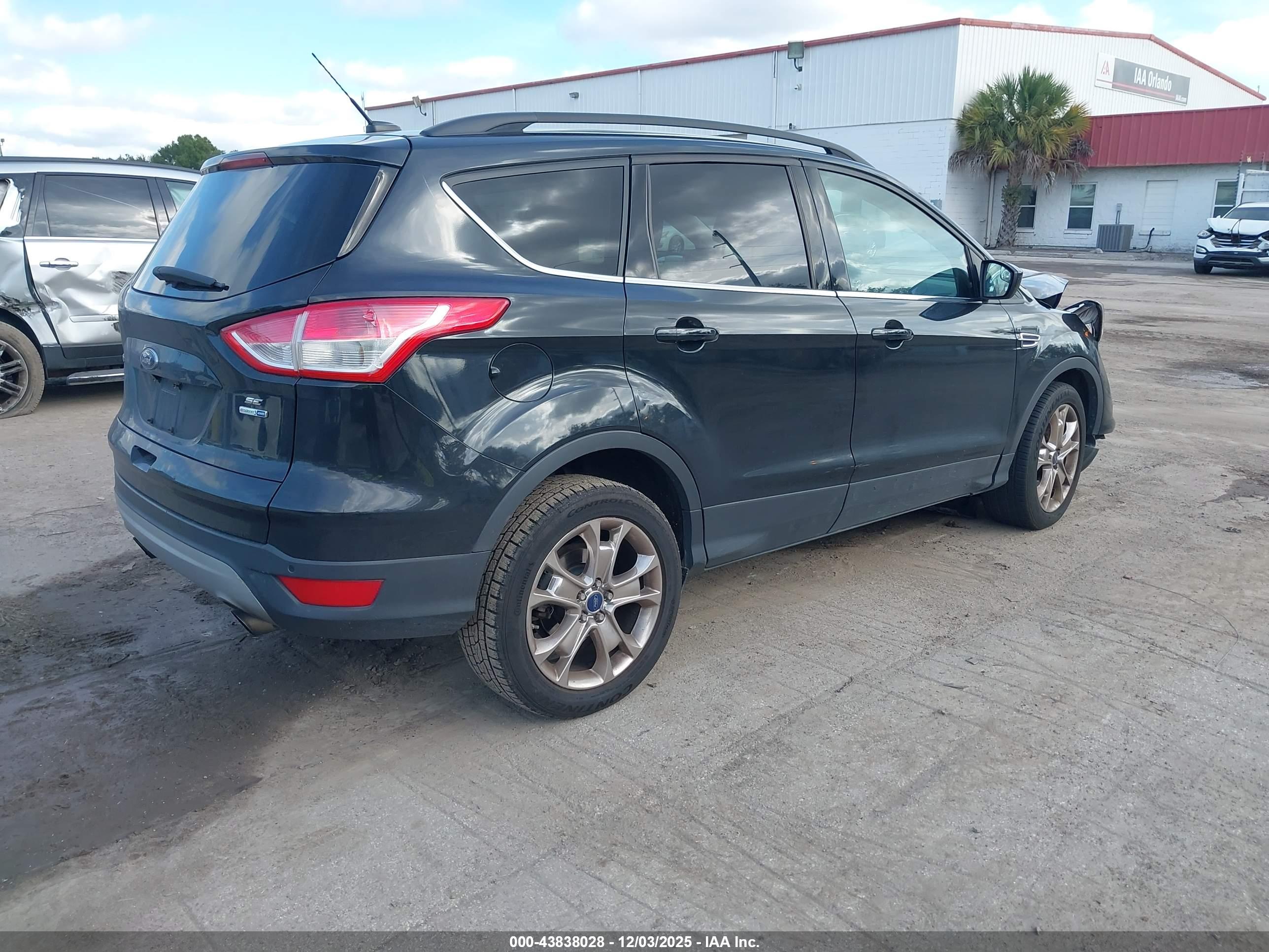 FORD ESCAPE image 4