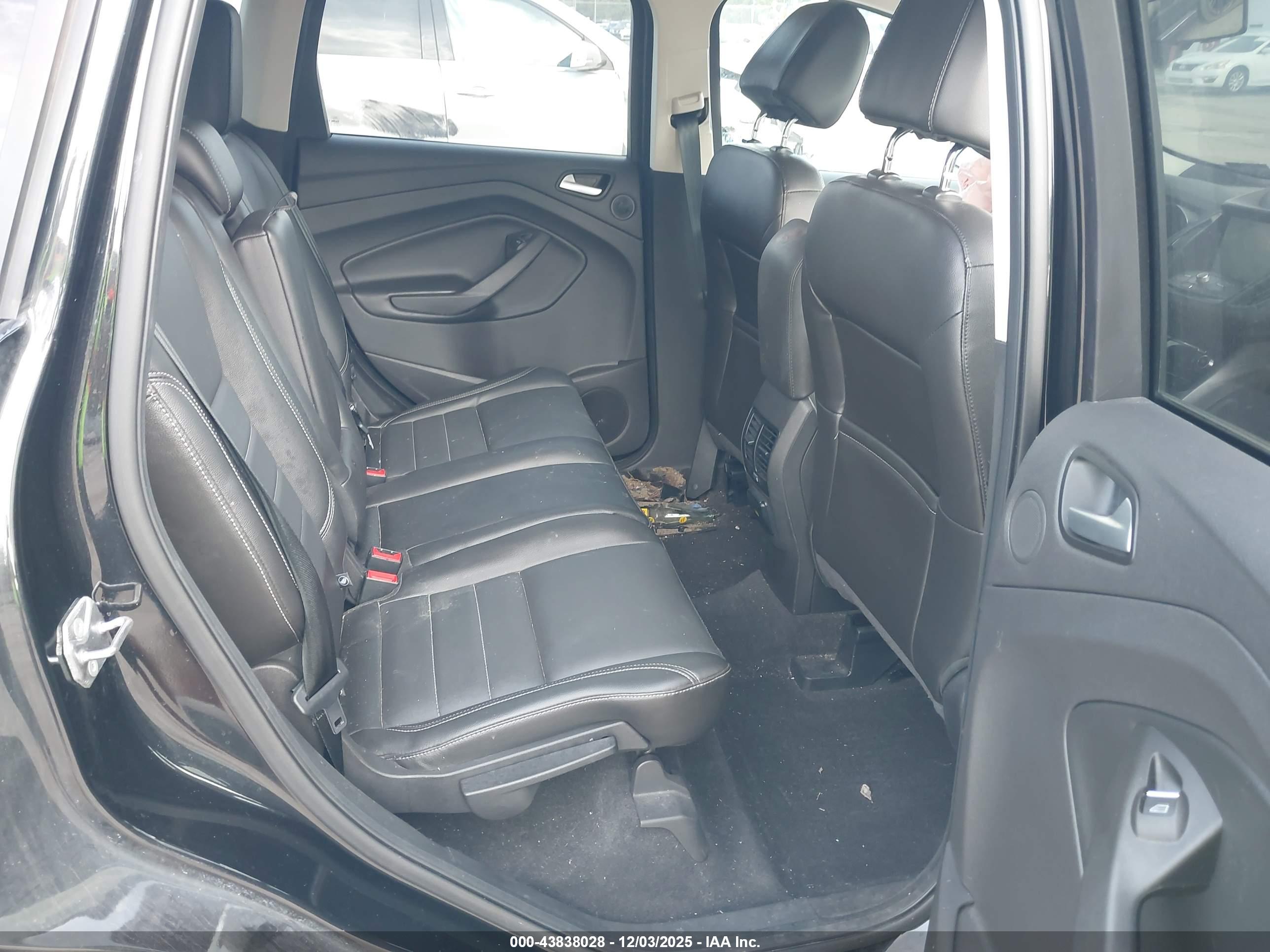 FORD ESCAPE image 8