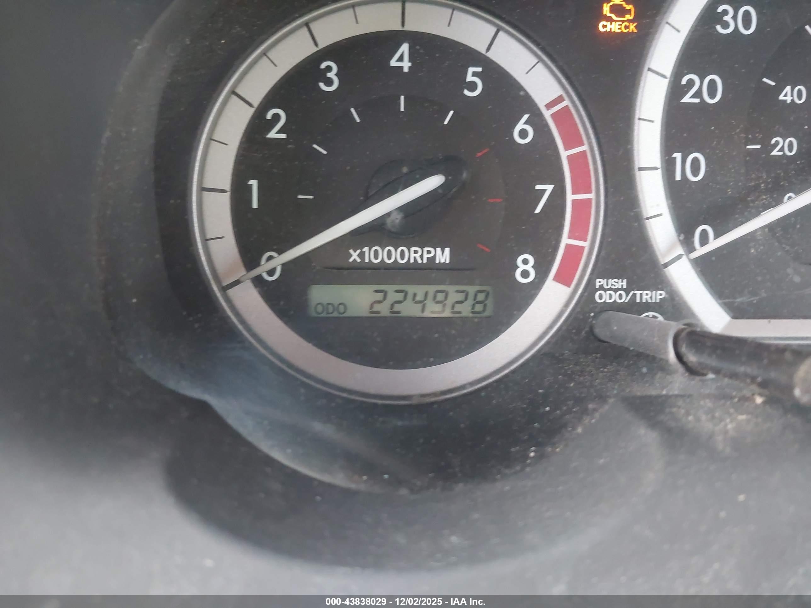 TOYOTA SIENNA image 7