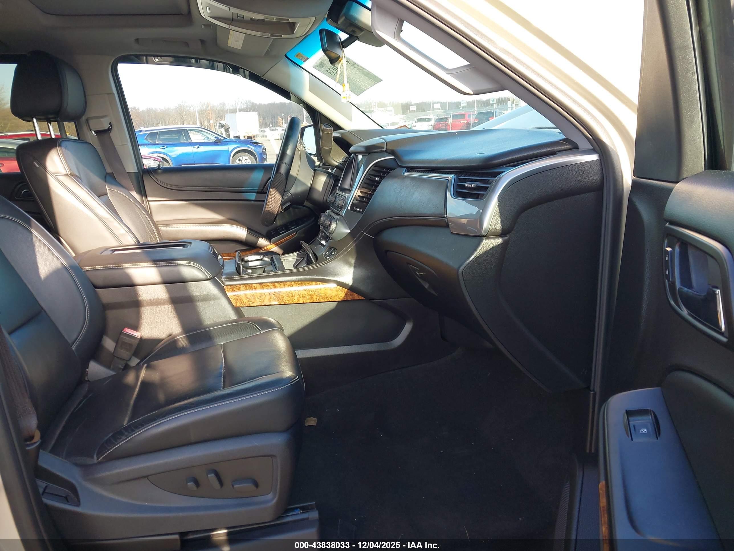 CHEVROLET TAHOE image 5