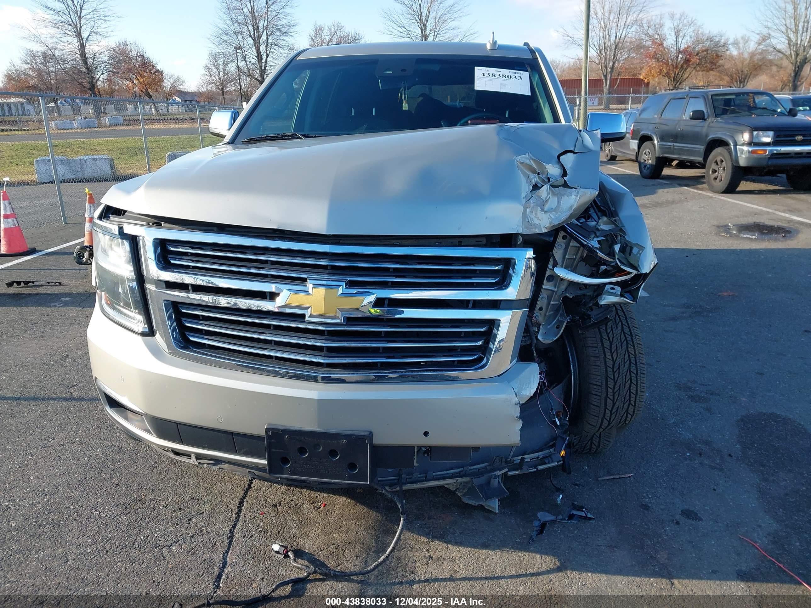CHEVROLET TAHOE image 6