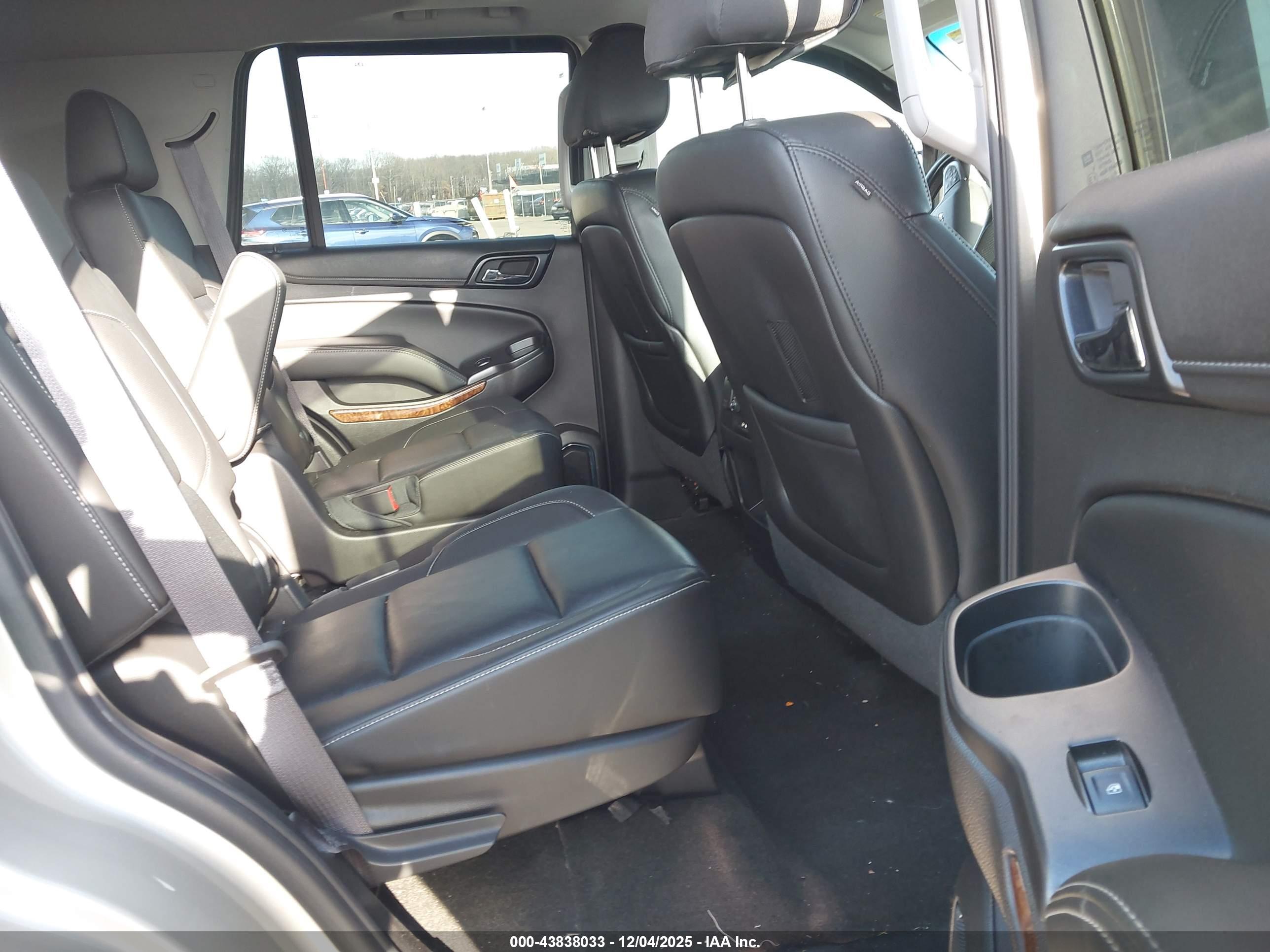 CHEVROLET TAHOE image 8