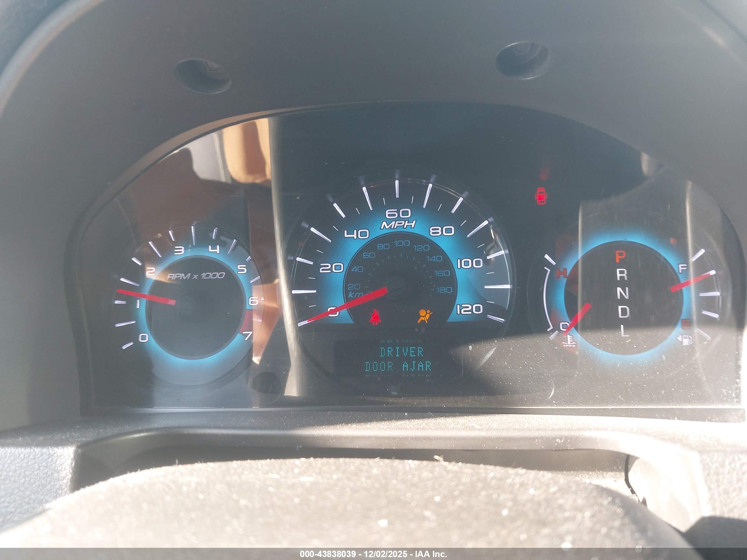 FORD FUSION image 7