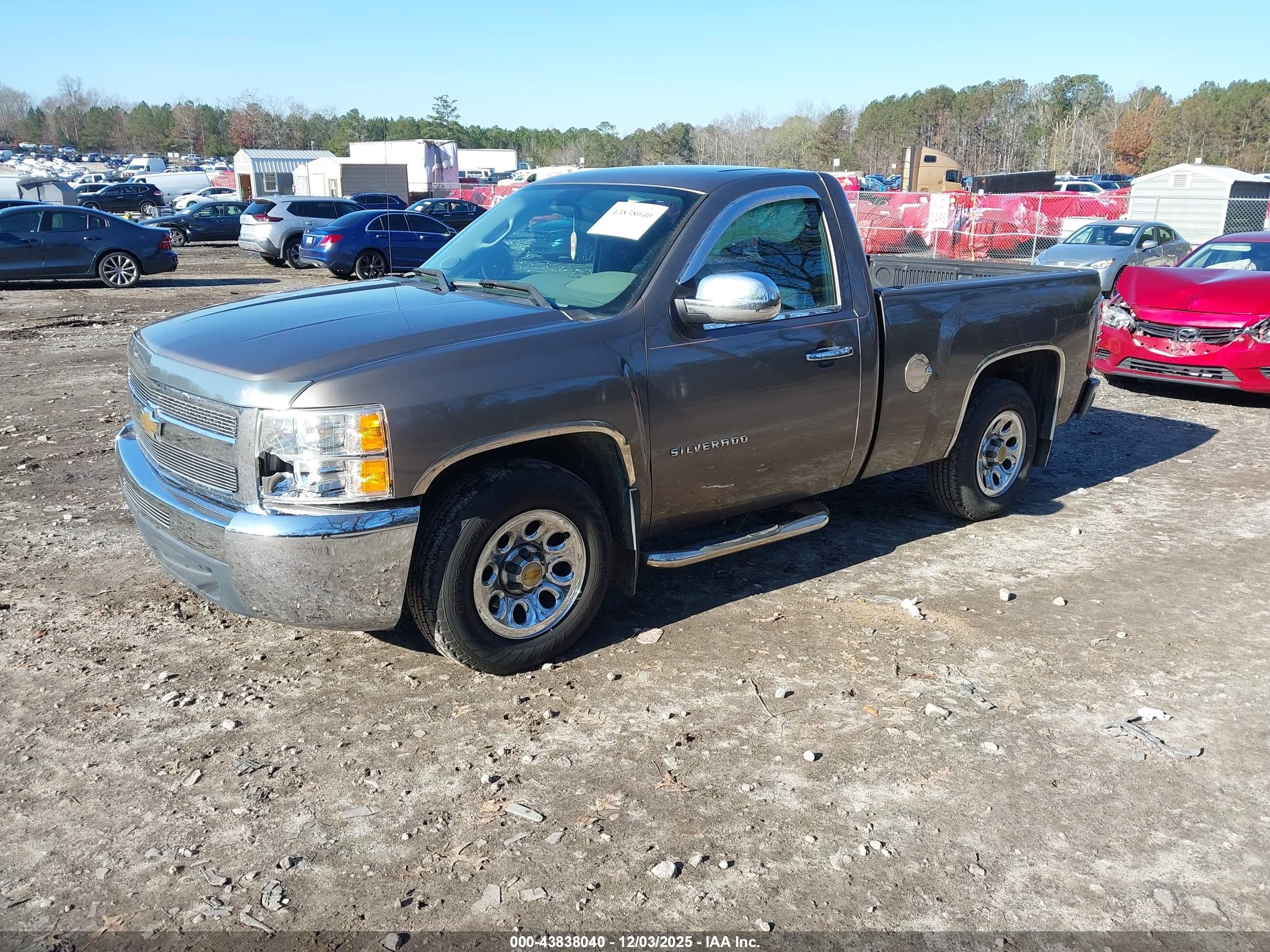 CHEVROLET SILVERADO image 2