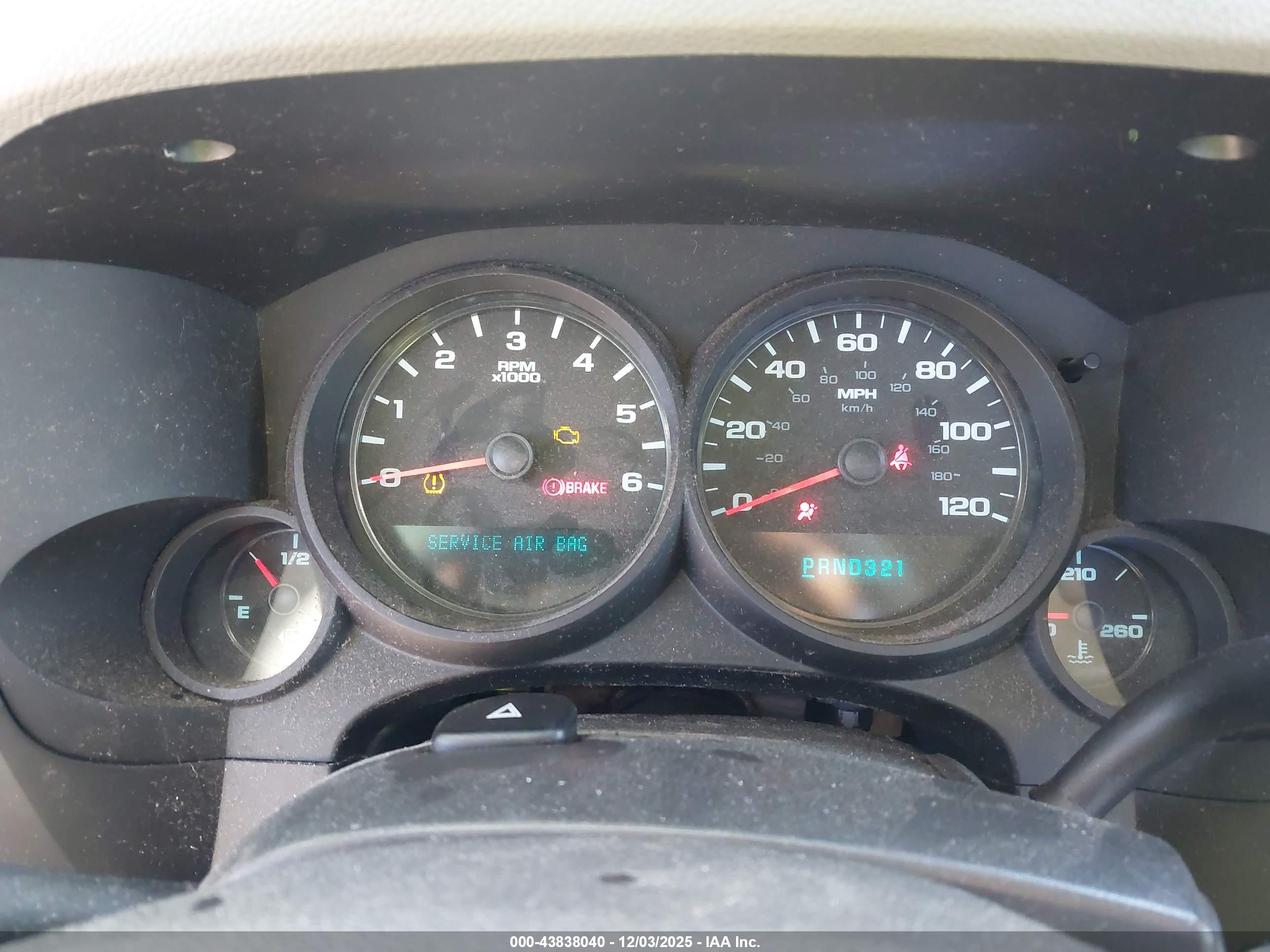 CHEVROLET SILVERADO image 7