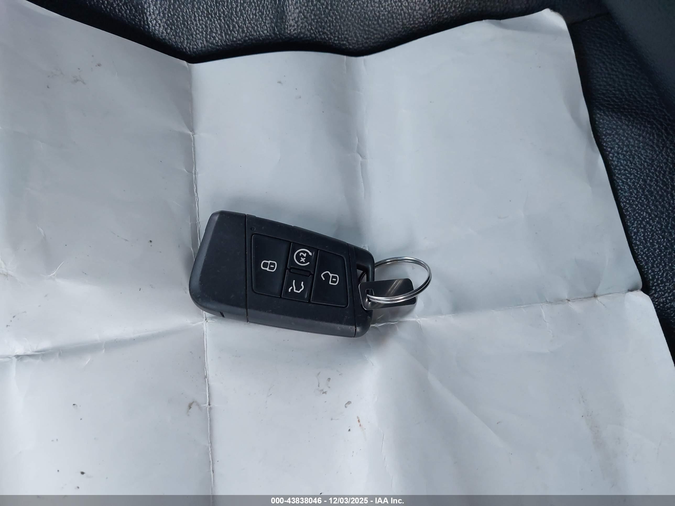 VOLKSWAGEN TIGUAN image 11