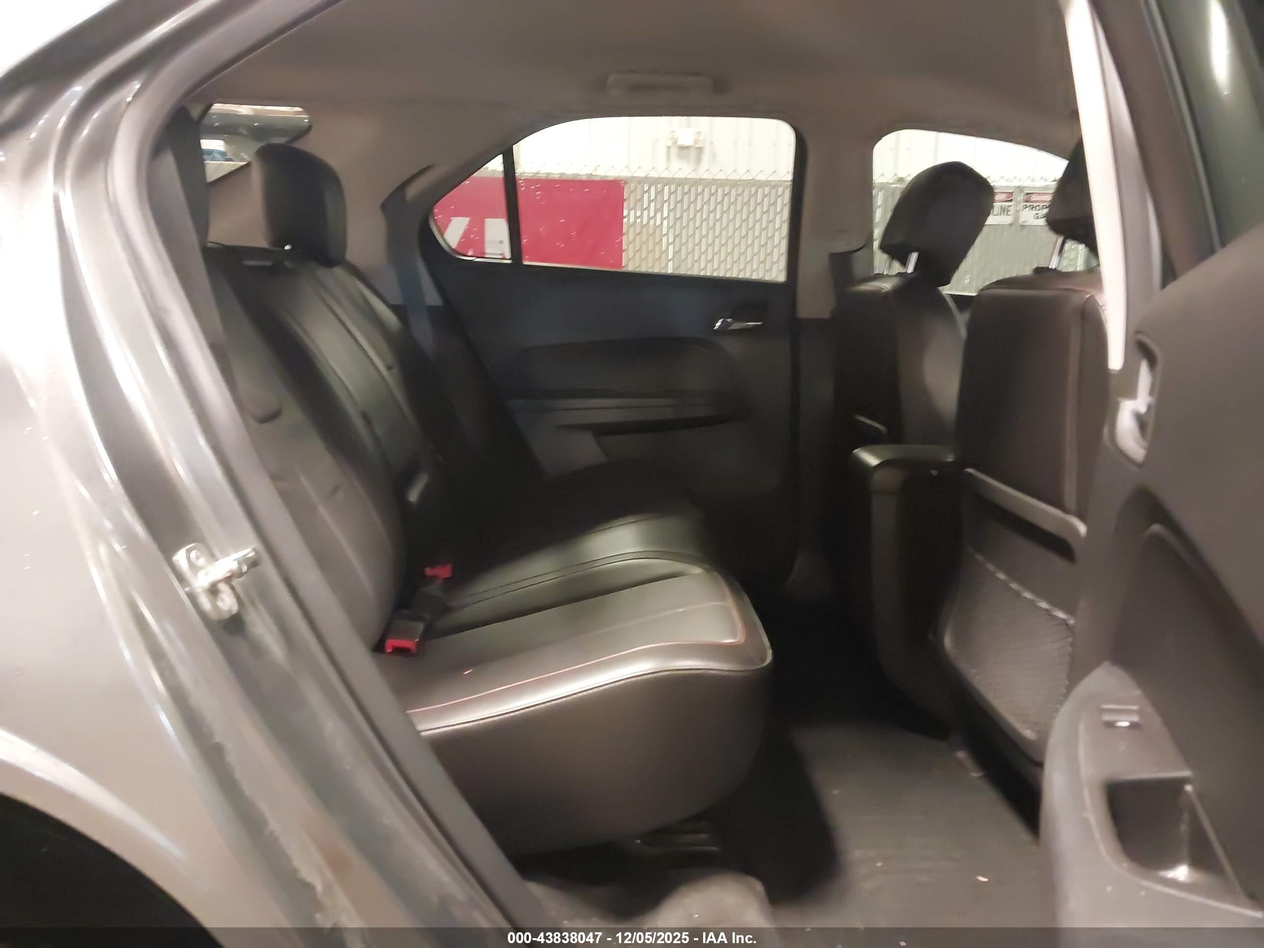 CHEVROLET EQUINOX image 8