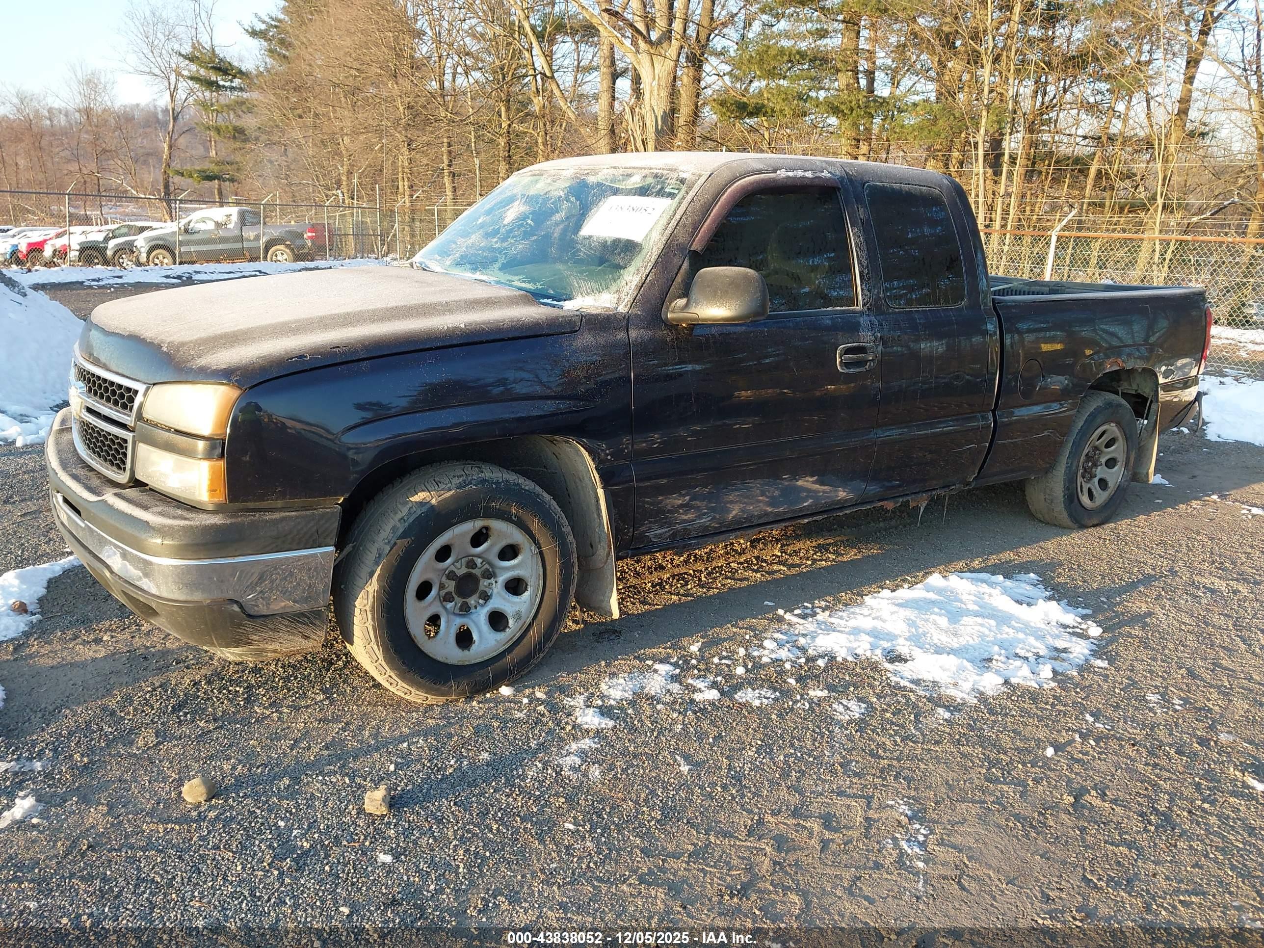 CHEVROLET SILVERADO image 2