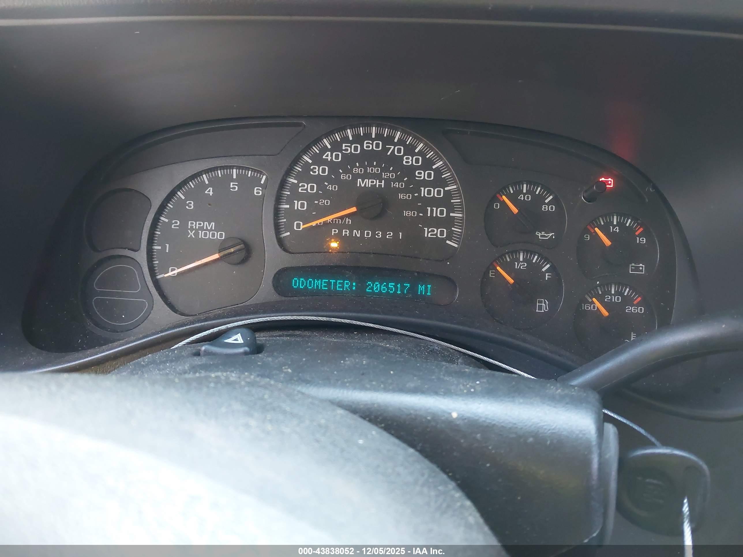 CHEVROLET SILVERADO image 7