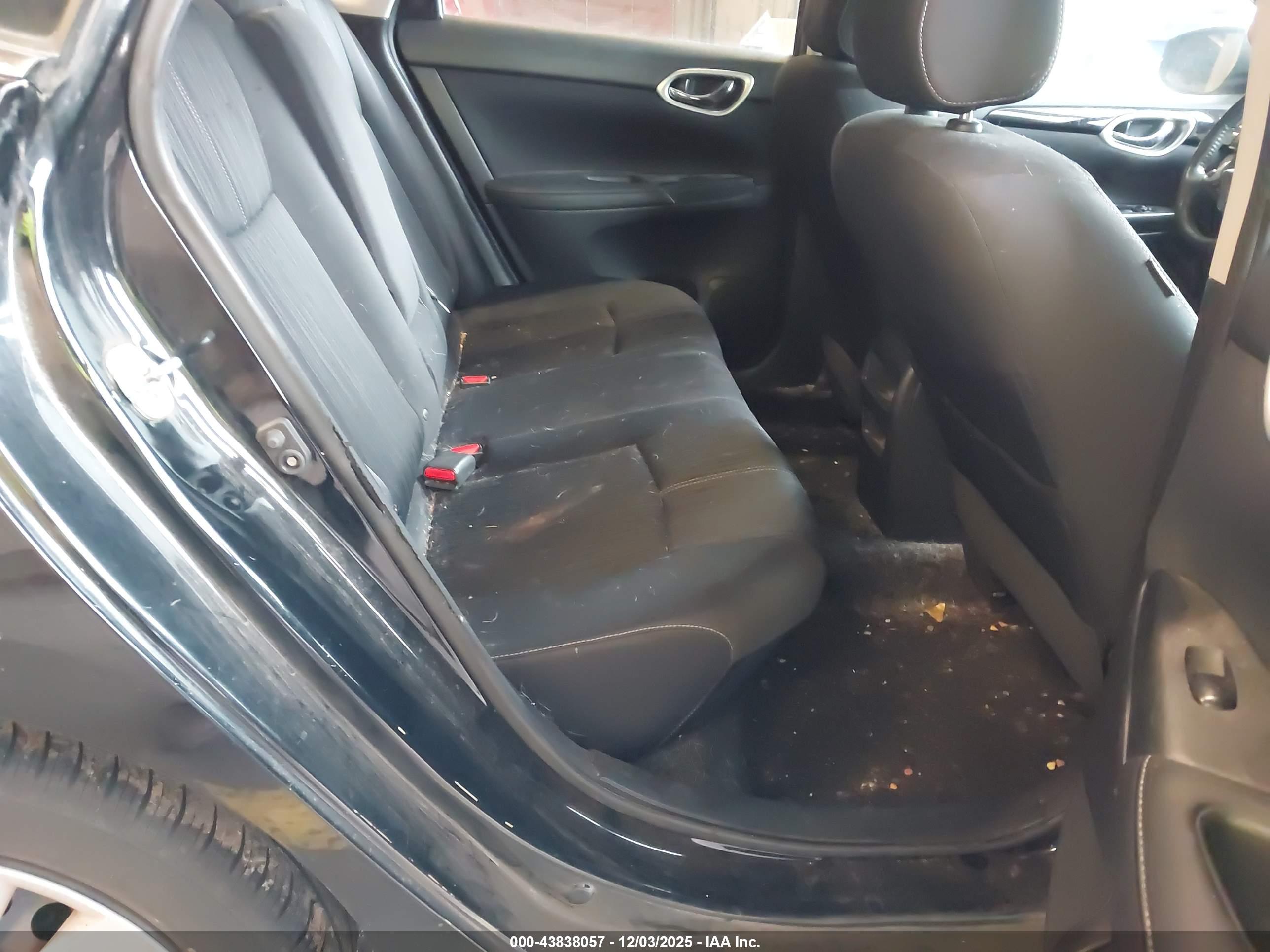 NISSAN SENTRA image 8