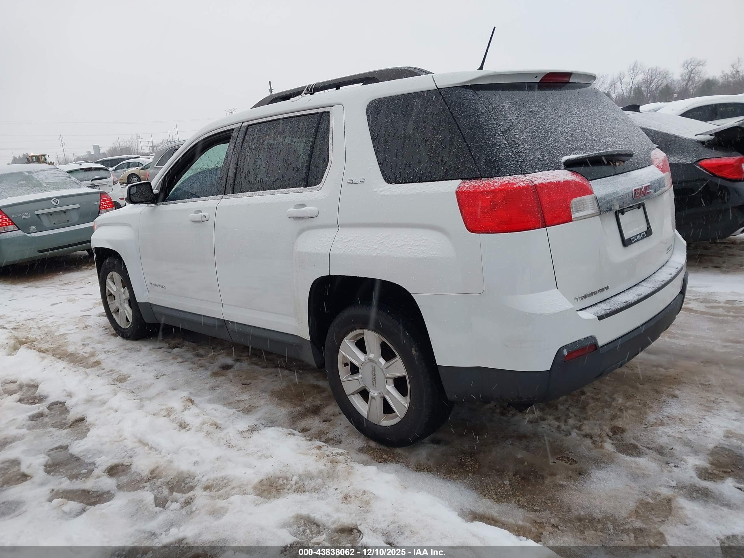 GMC TERRAIN image 3