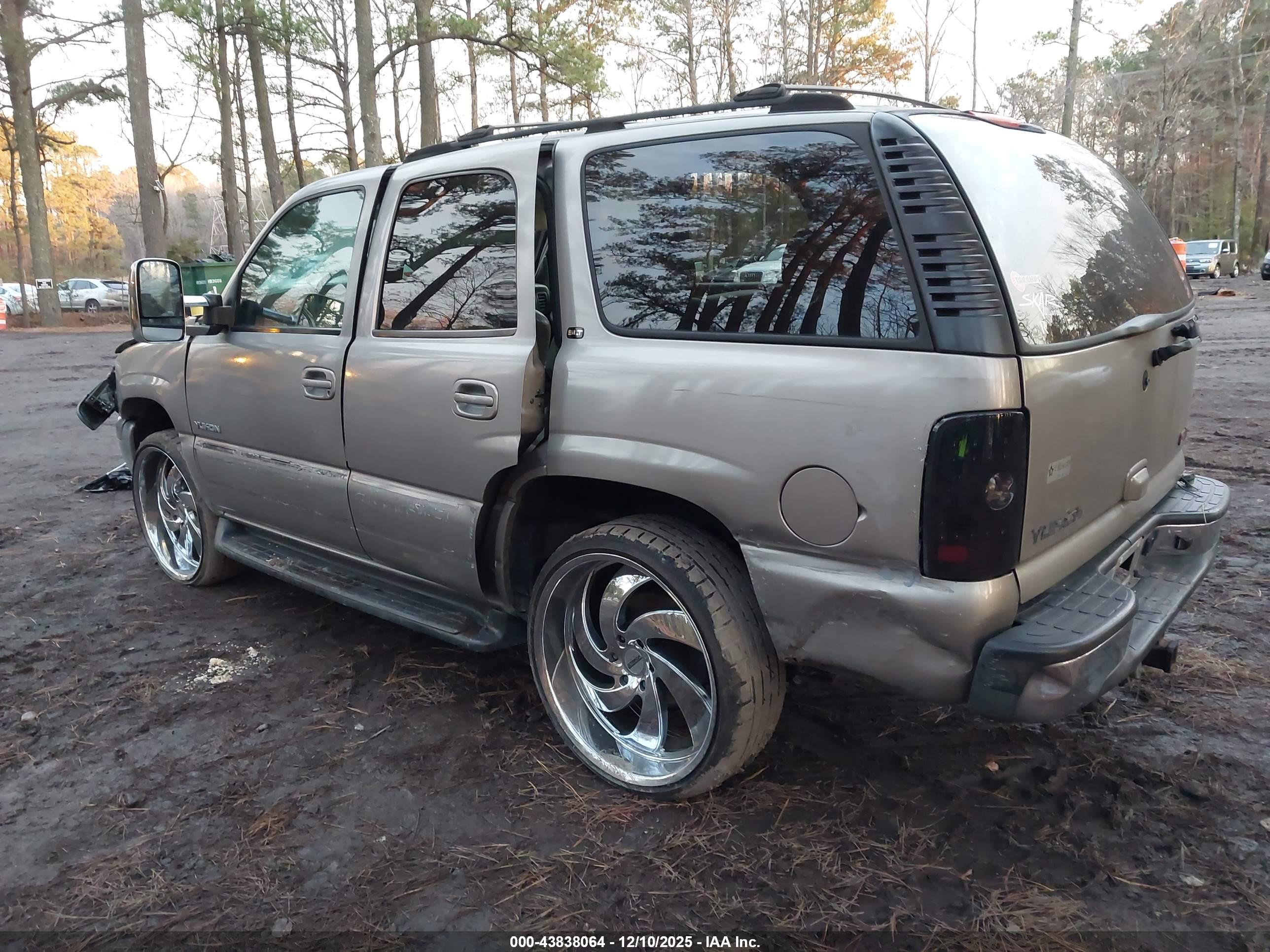 GMC YUKON image 3