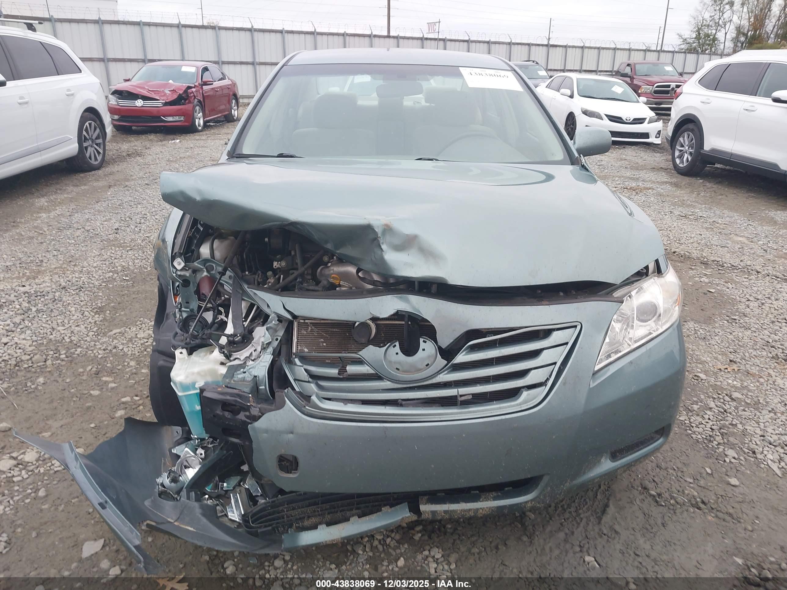 TOYOTA CAMRY image 6