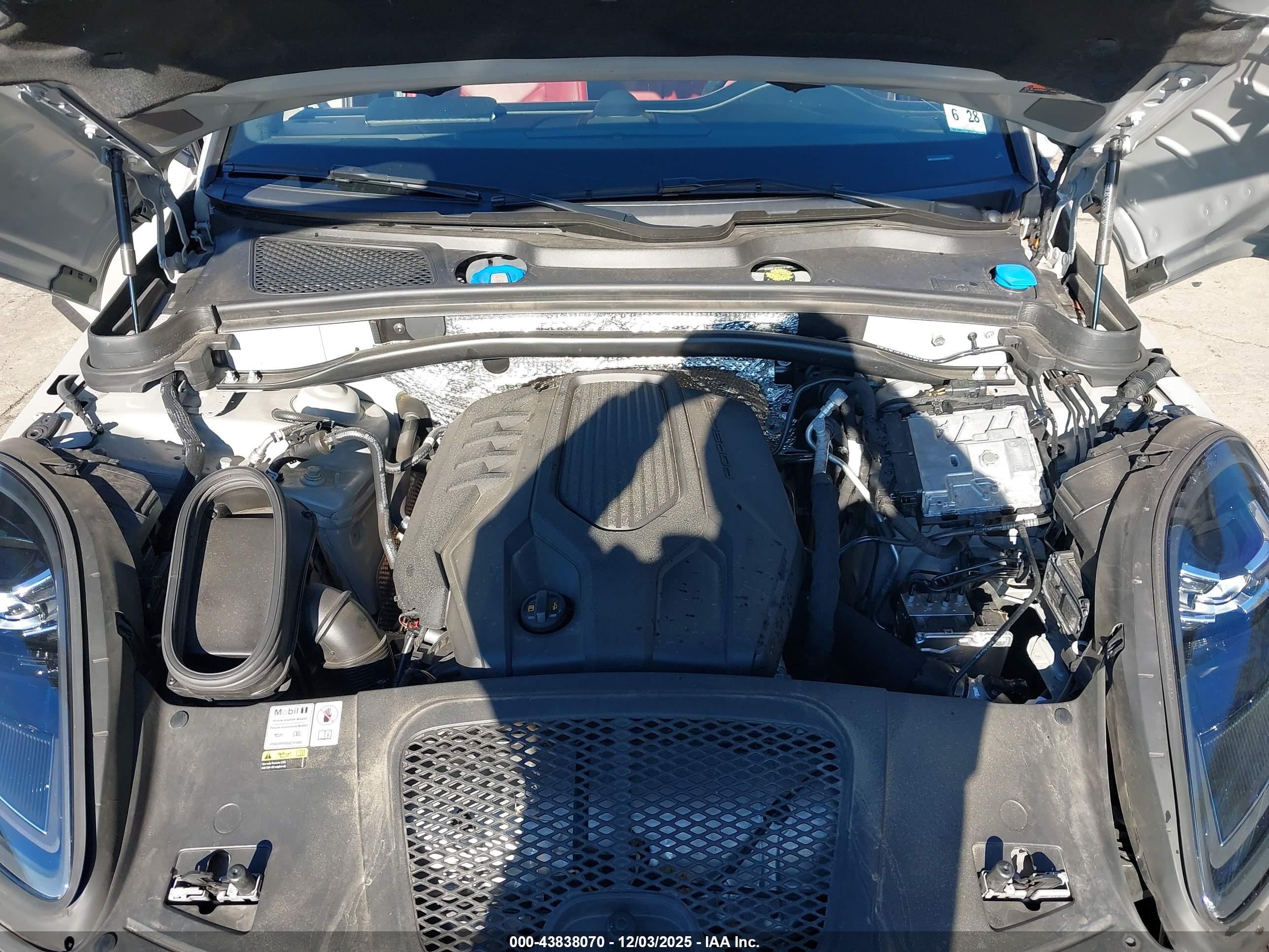 PORSCHE MACAN image 10