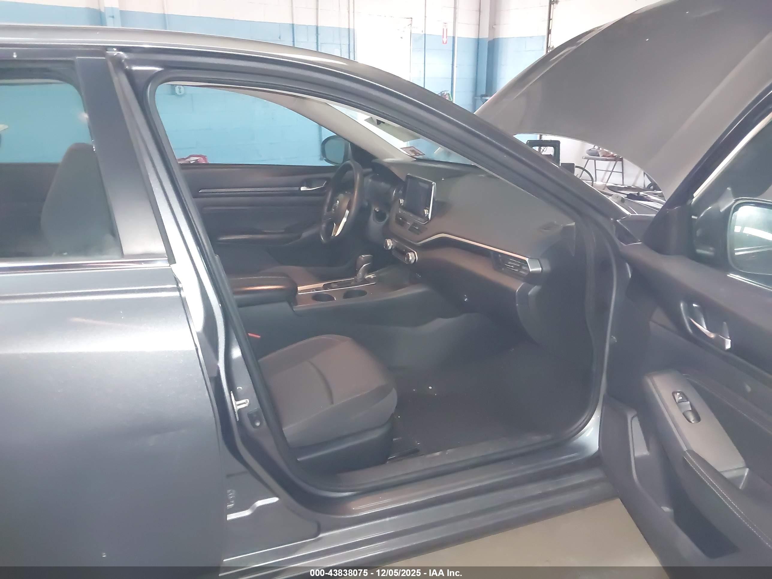 NISSAN ALTIMA image 5