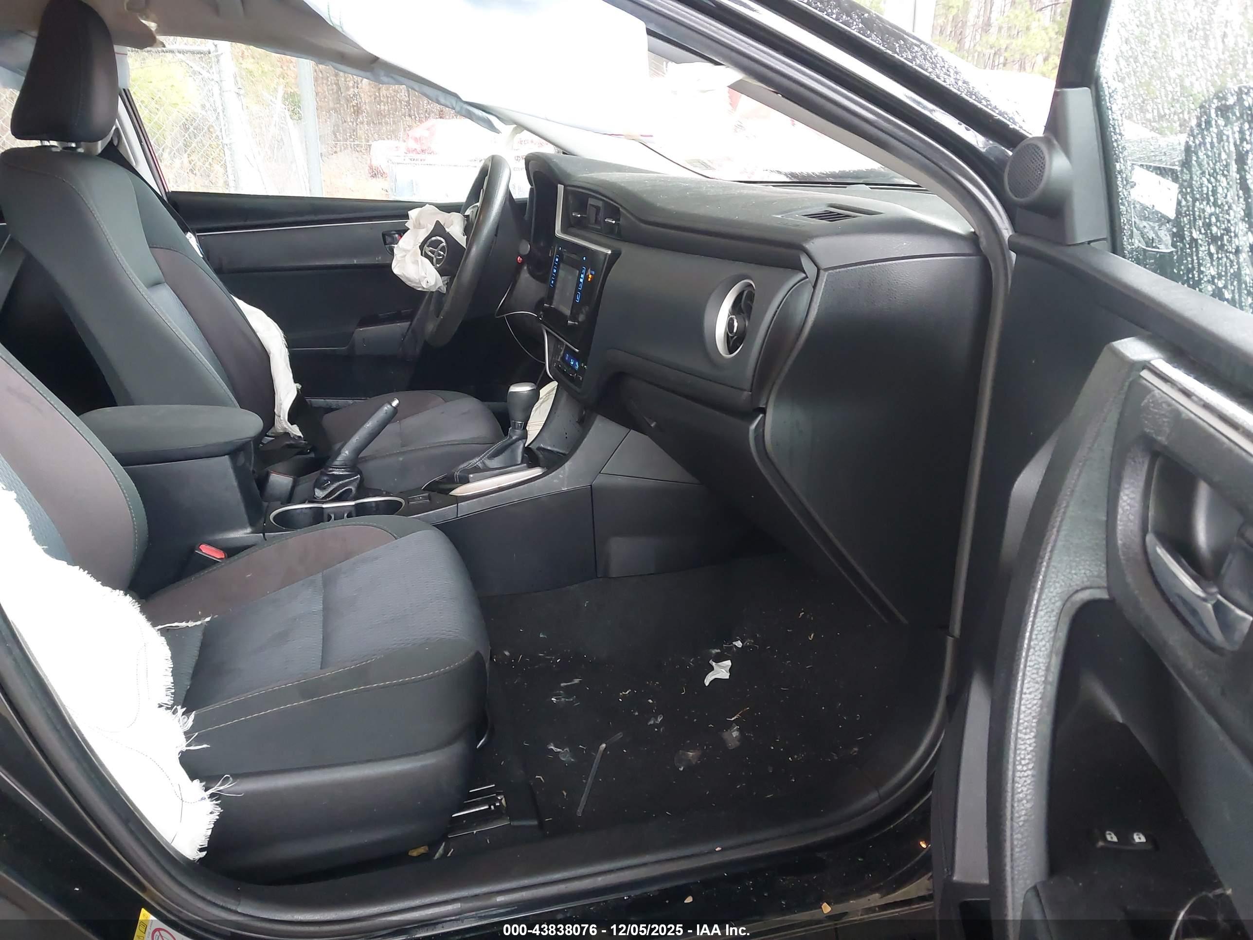 TOYOTA COROLLA image 5