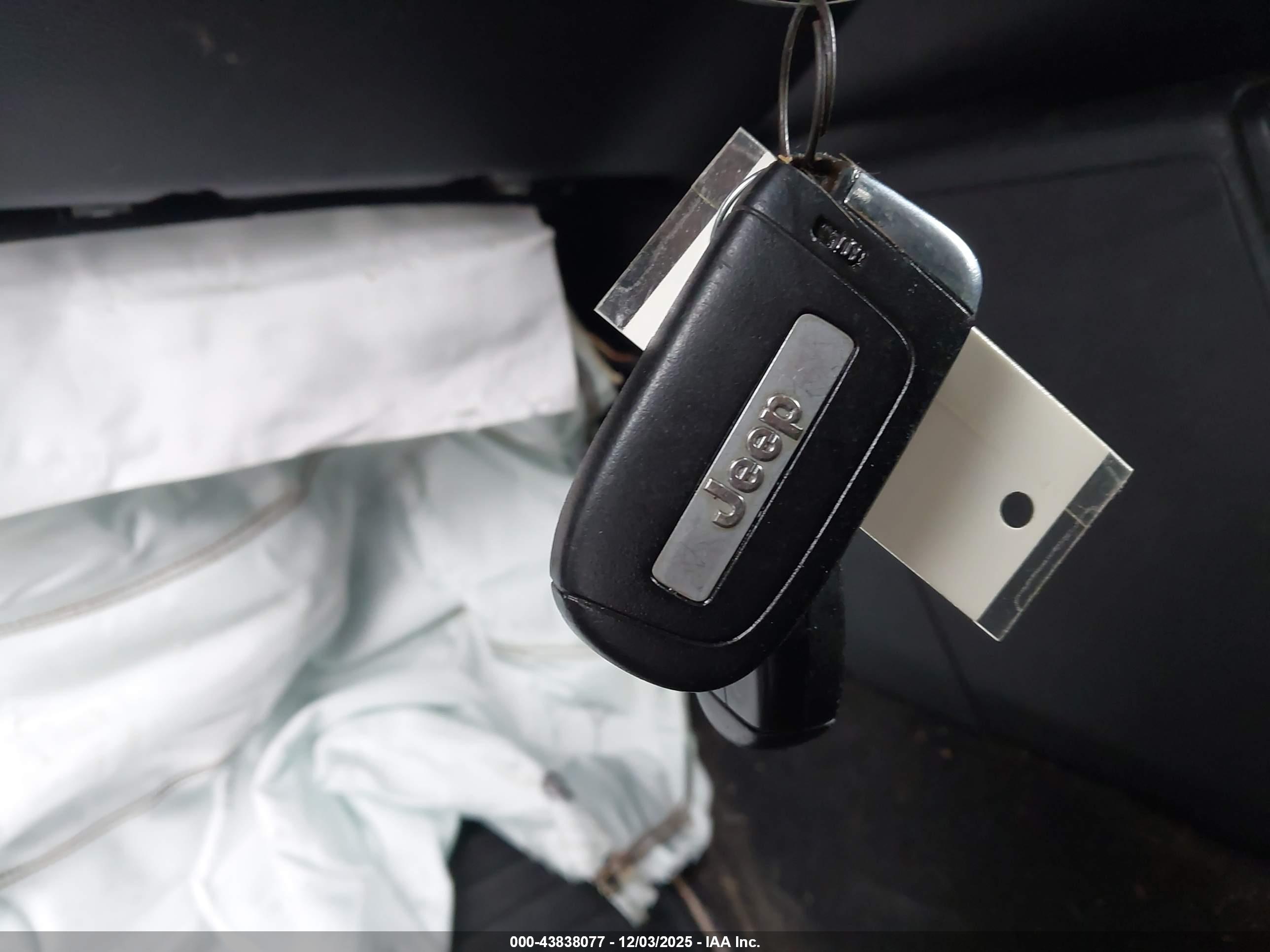 JEEP RENEGADE image 11