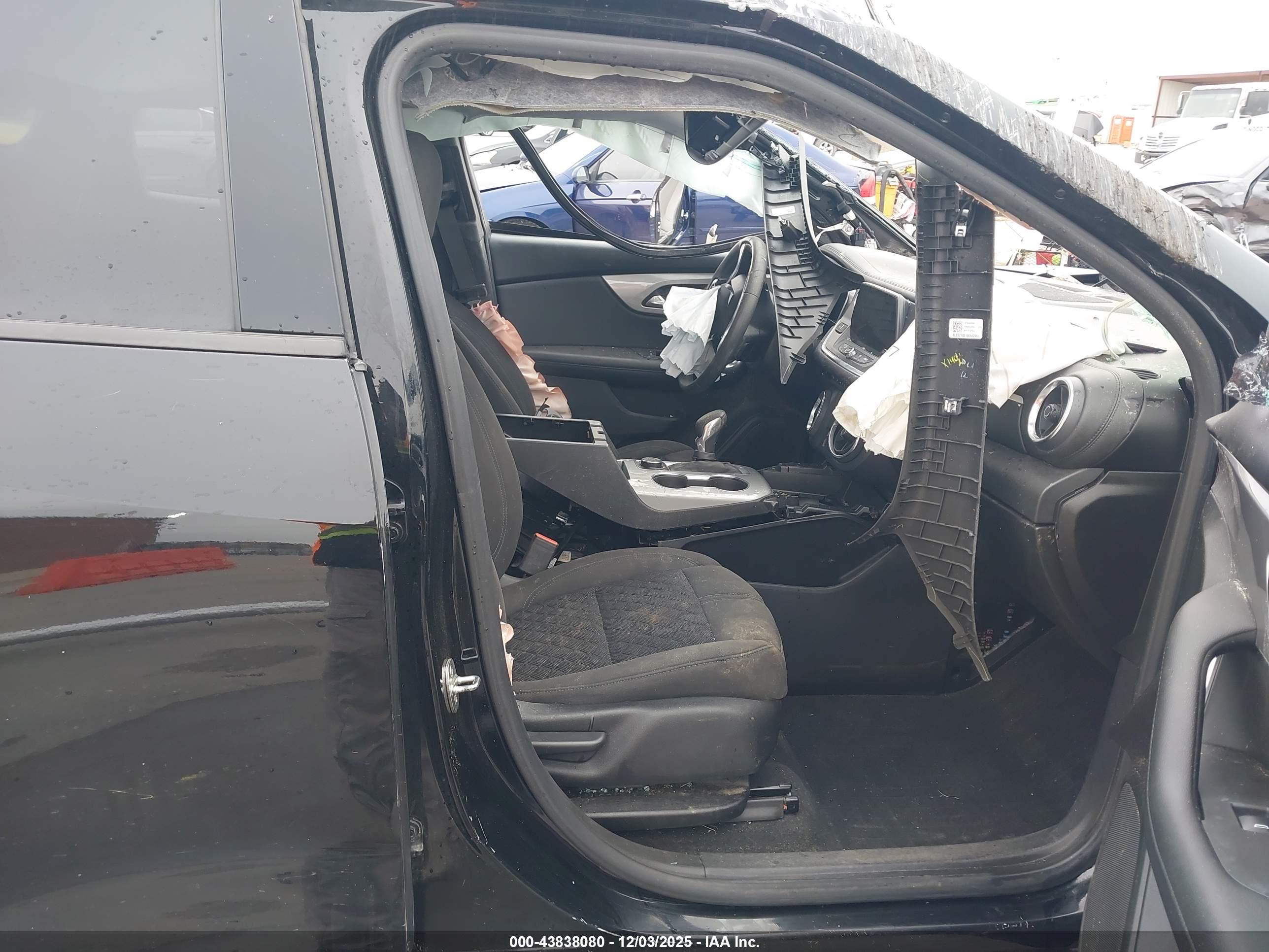 CHEVROLET BLAZER image 5