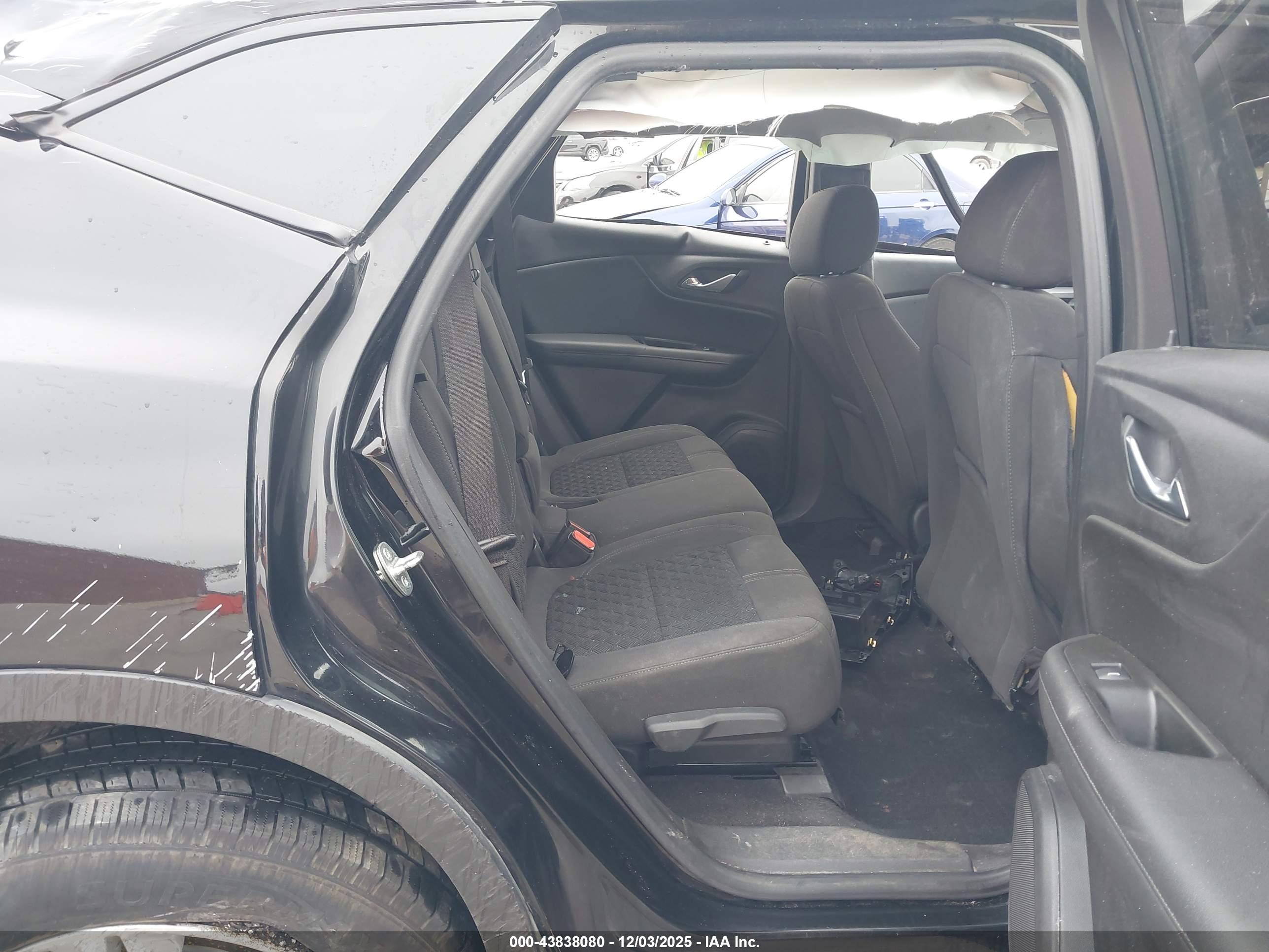 CHEVROLET BLAZER image 8