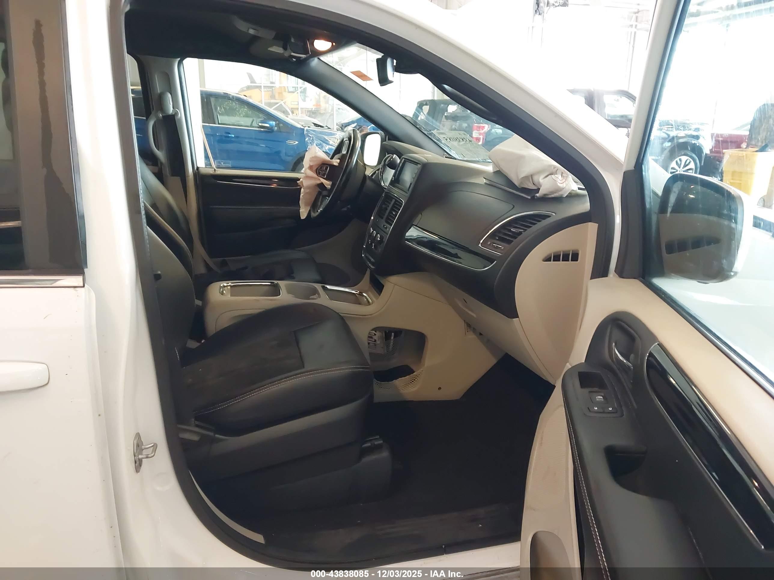 DODGE GRAND image 5