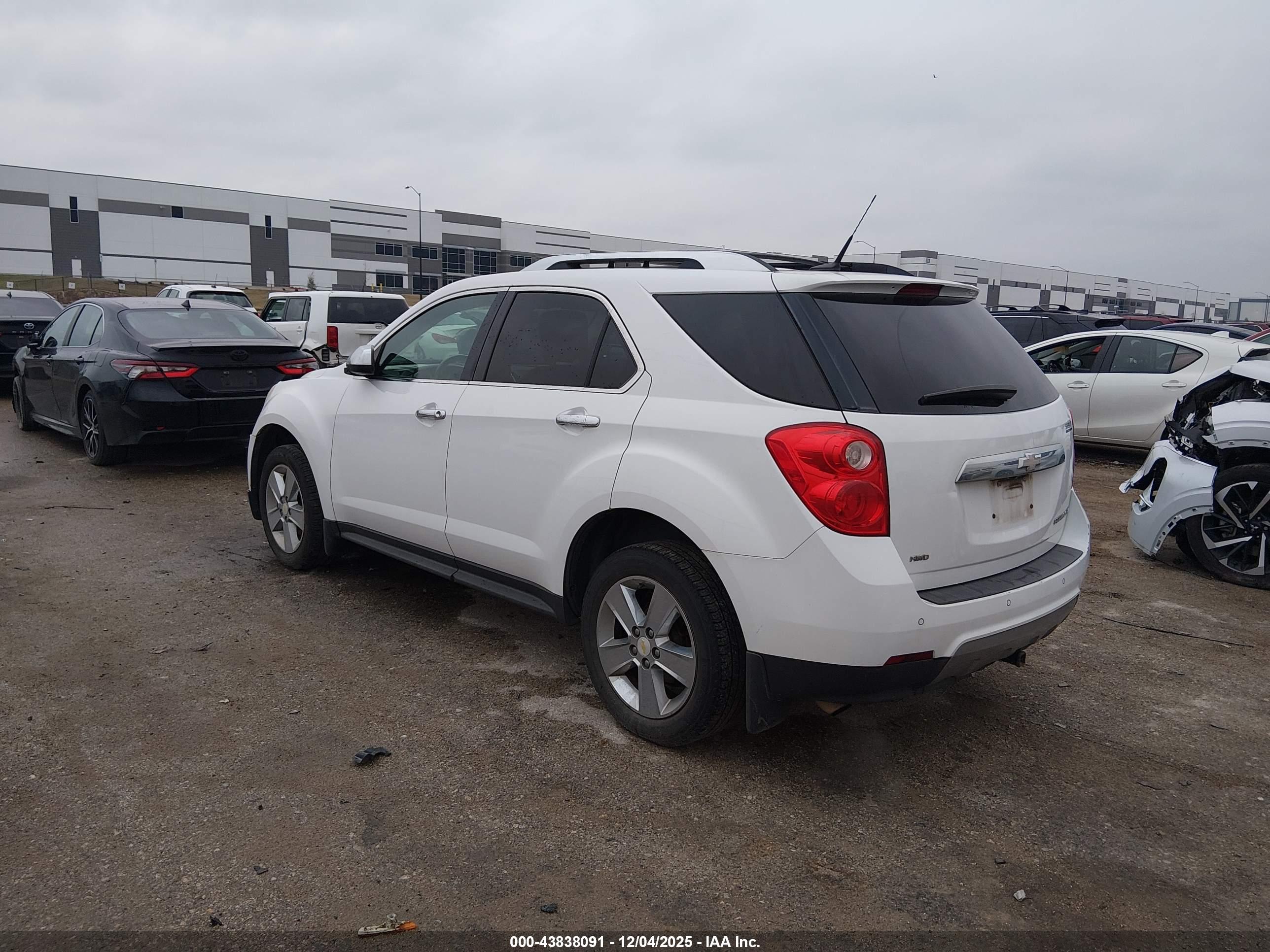CHEVROLET EQUINOX image 3