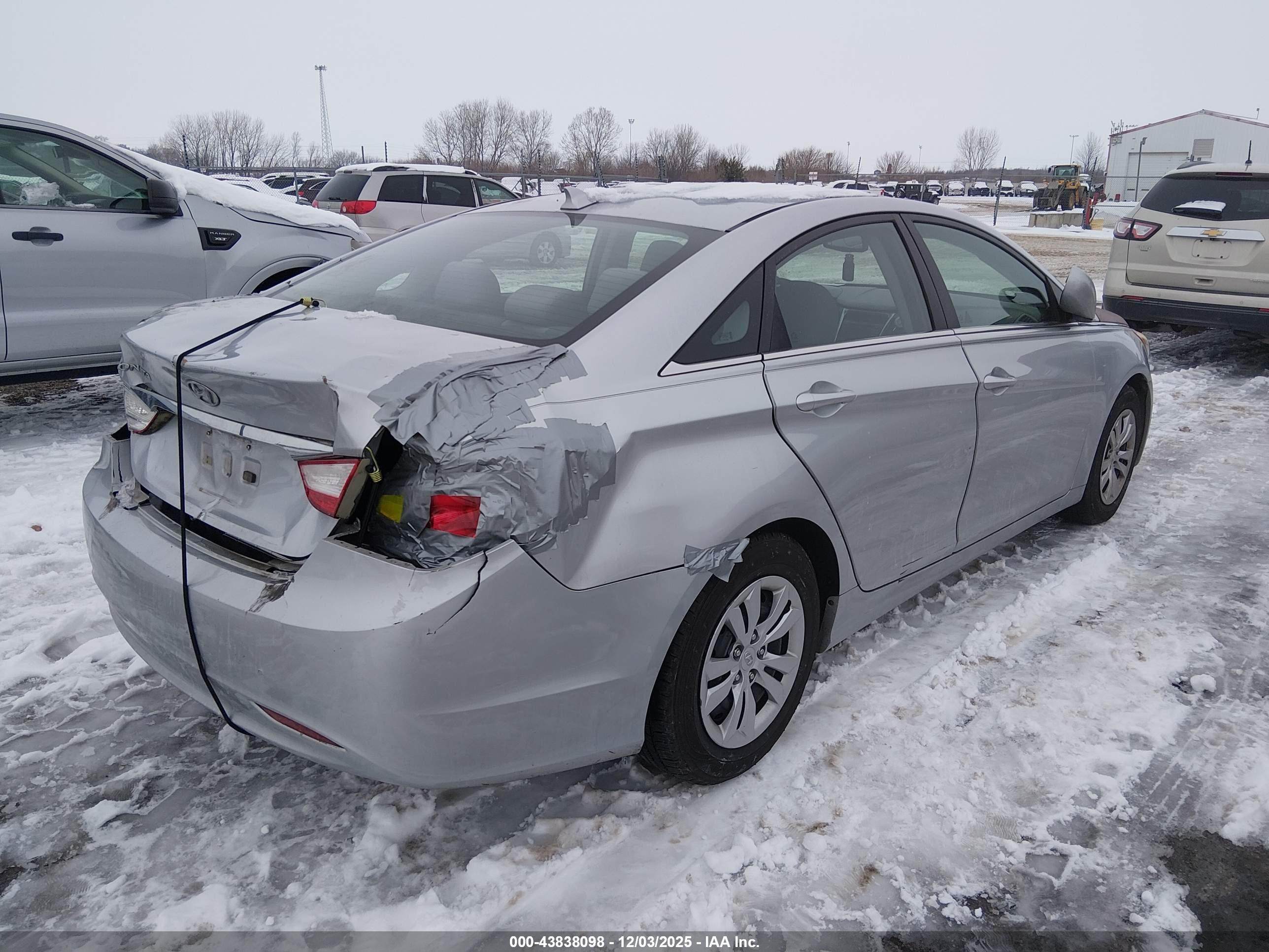 HYUNDAI SONATA image 4