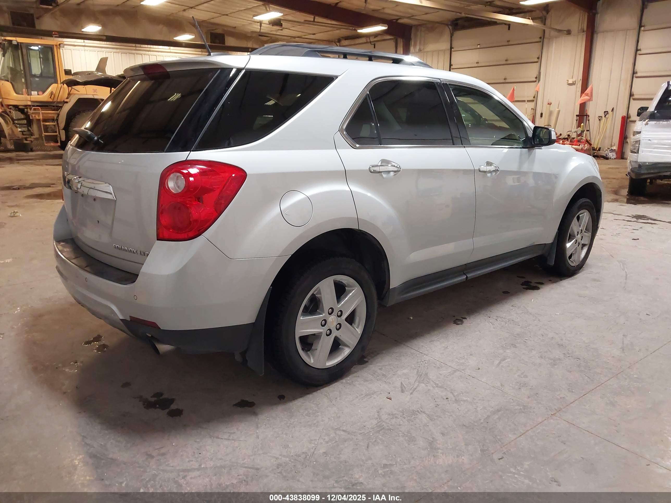 CHEVROLET EQUINOX image 4