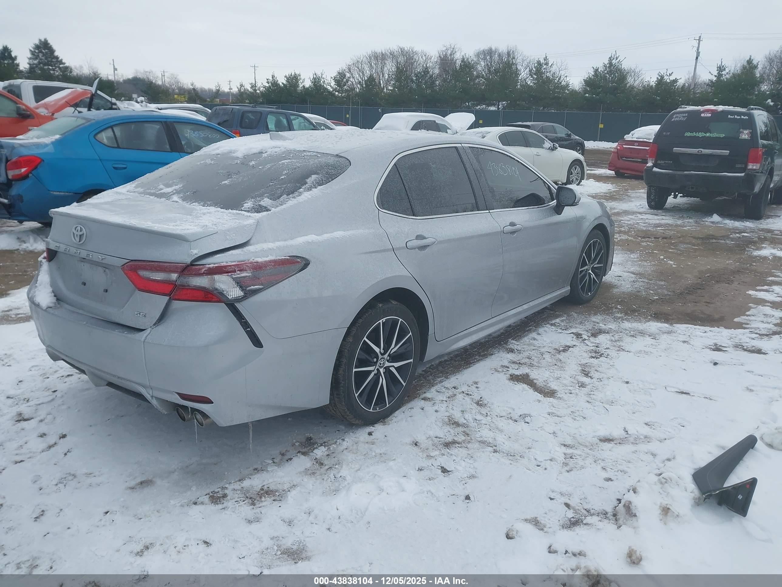 TOYOTA CAMRY image 4