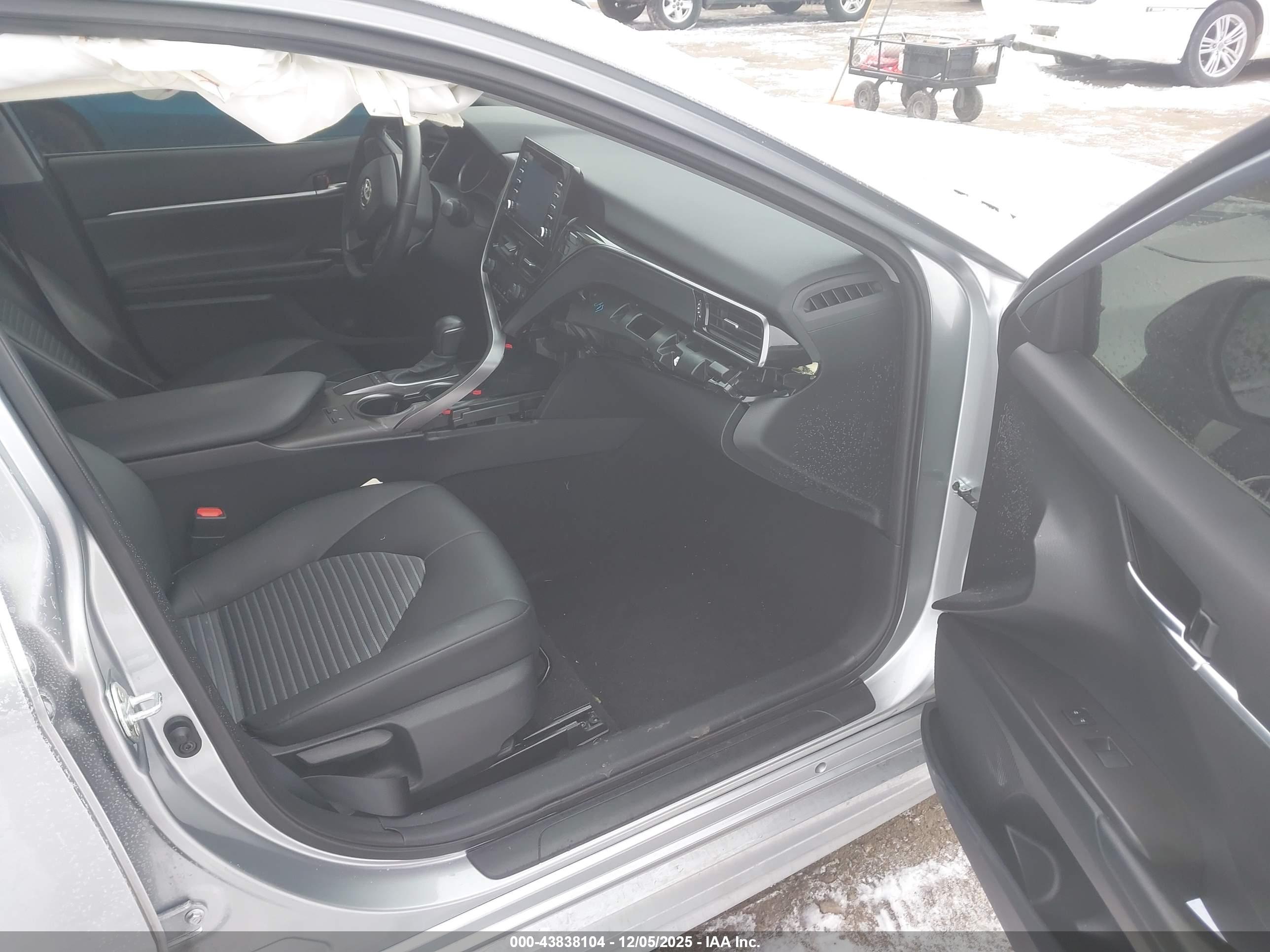 TOYOTA CAMRY image 5