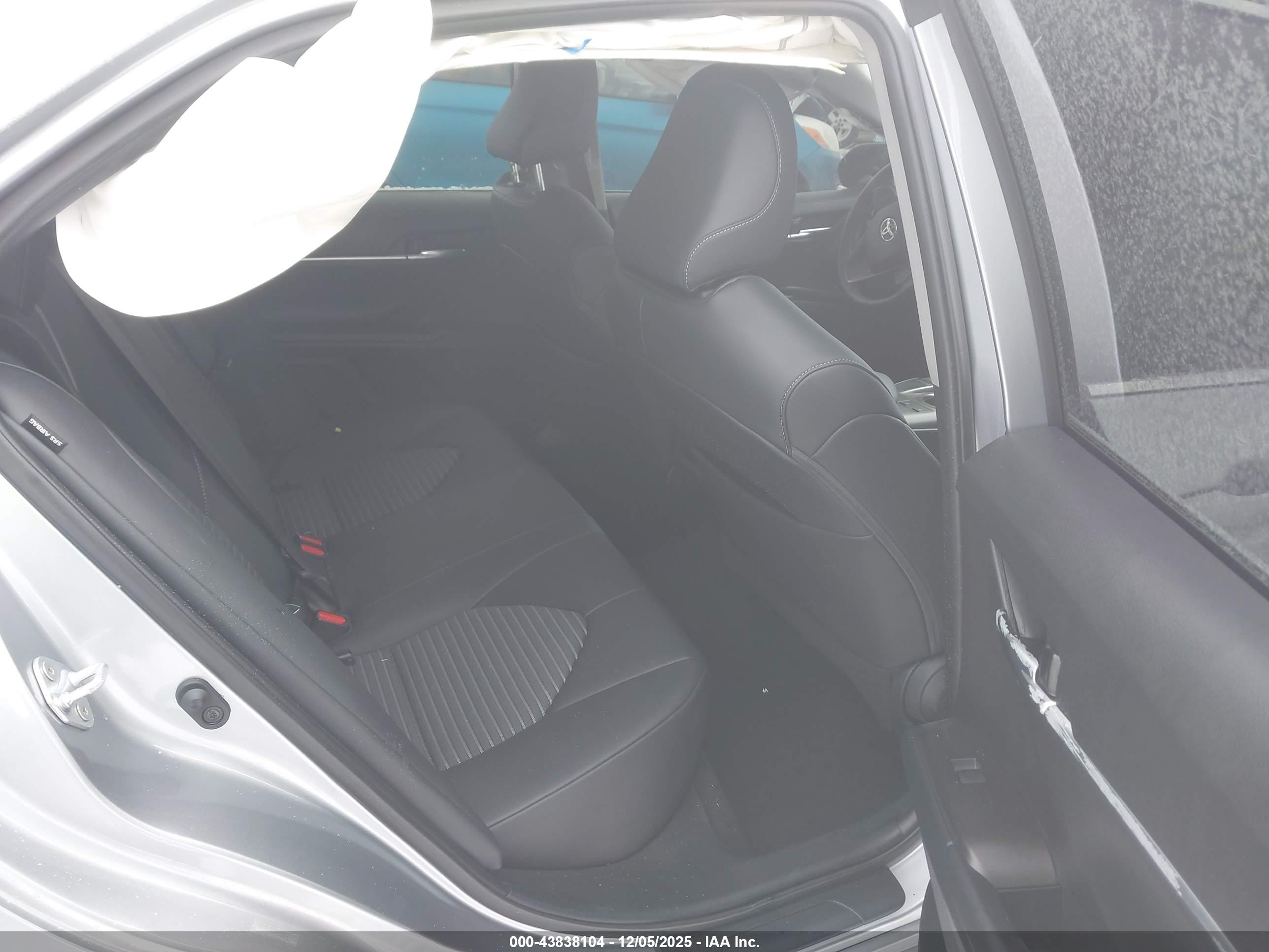 TOYOTA CAMRY image 8