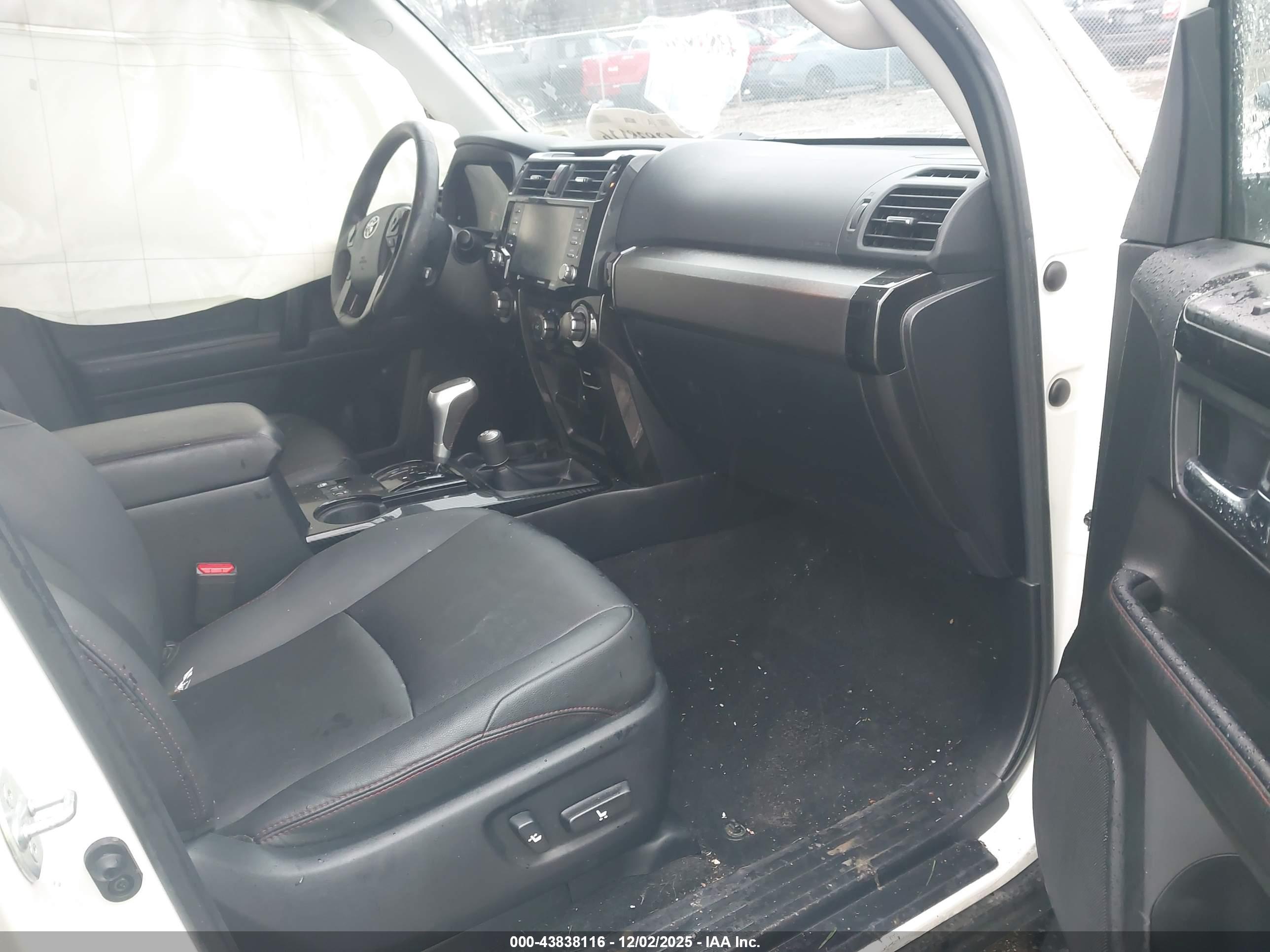 TOYOTA 4RUNNER image 5
