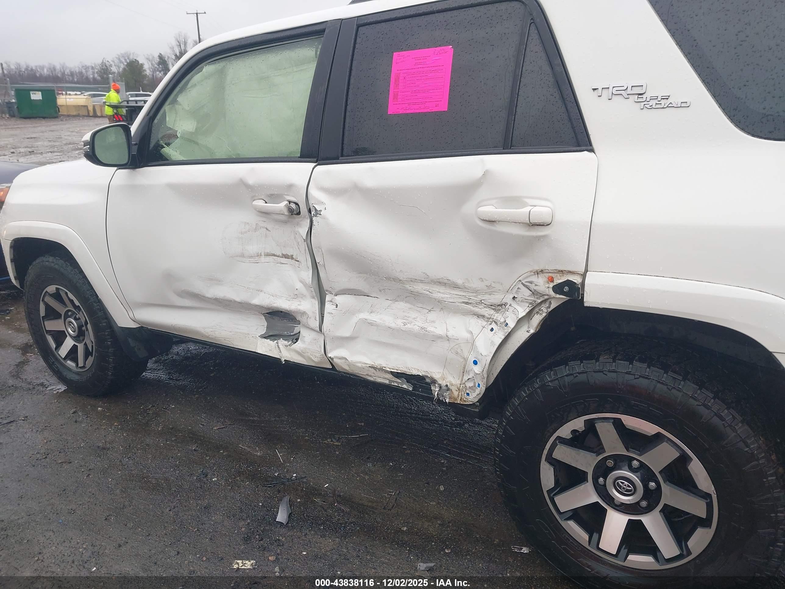 TOYOTA 4RUNNER image 6
