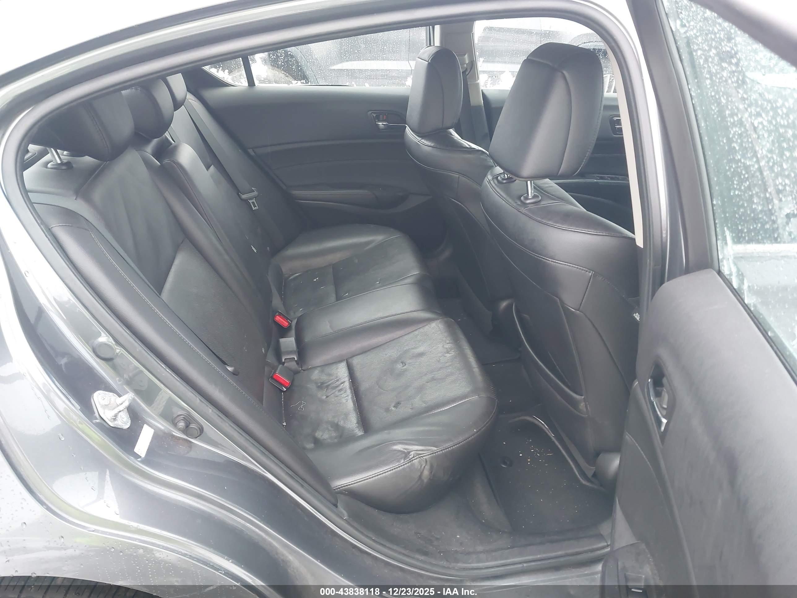 ACURA ILX image 8