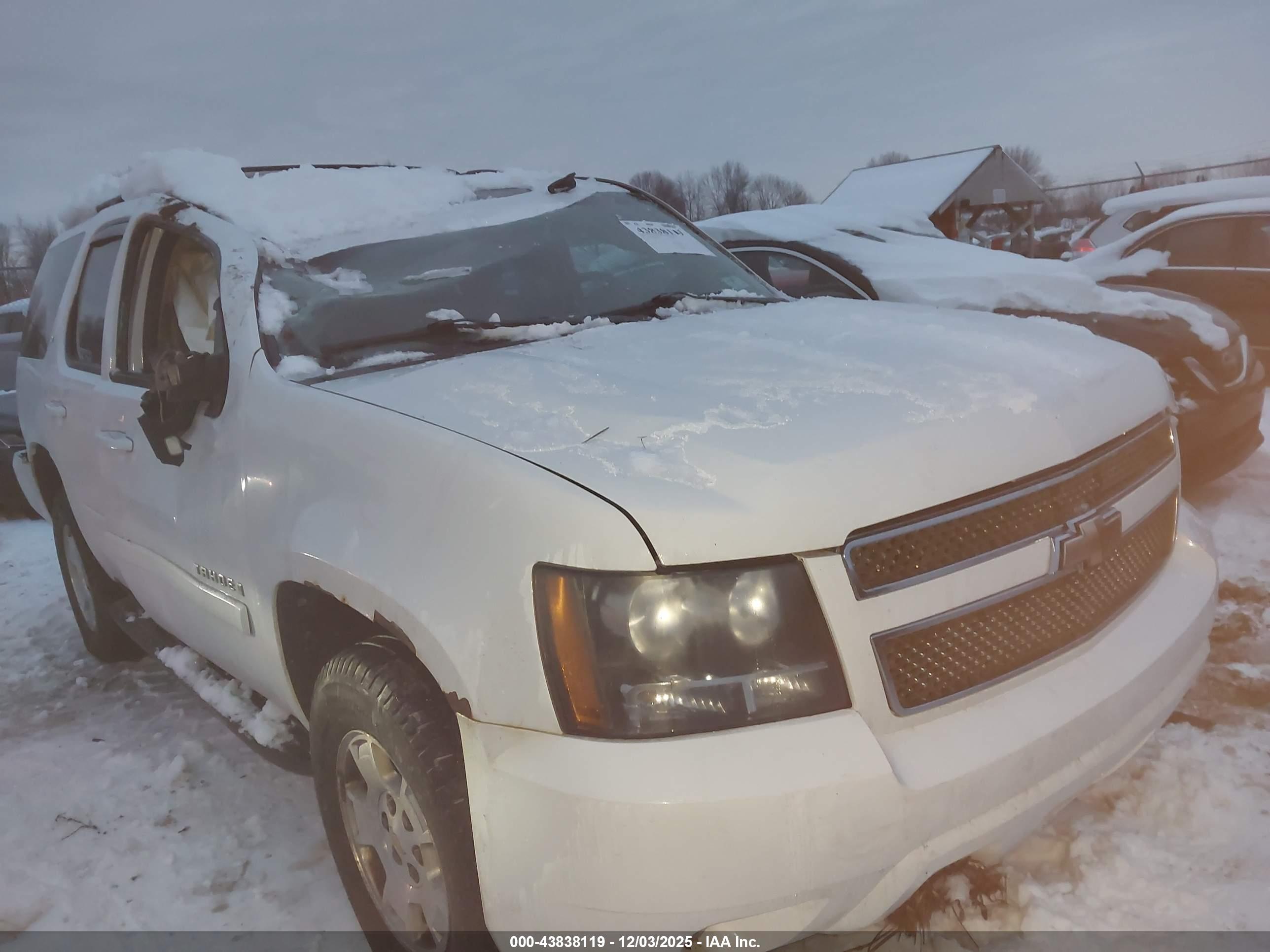 CHEVROLET TAHOE image 6