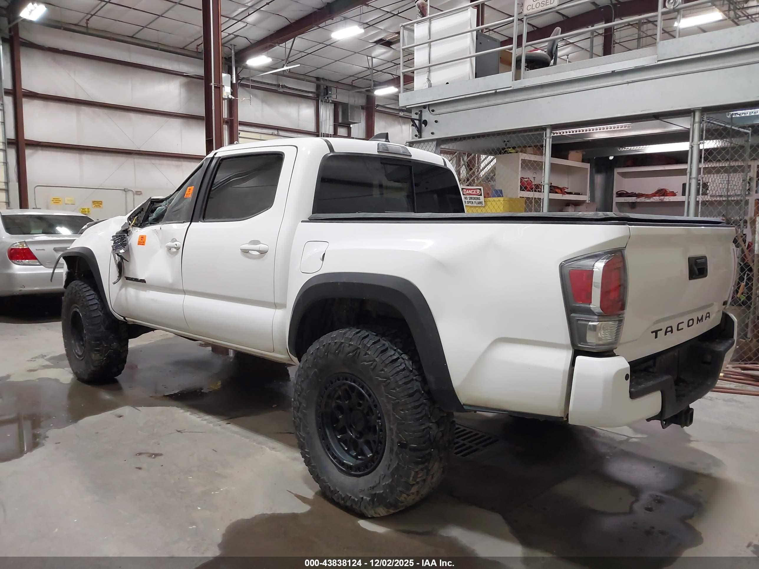 TOYOTA TACOMA image 3