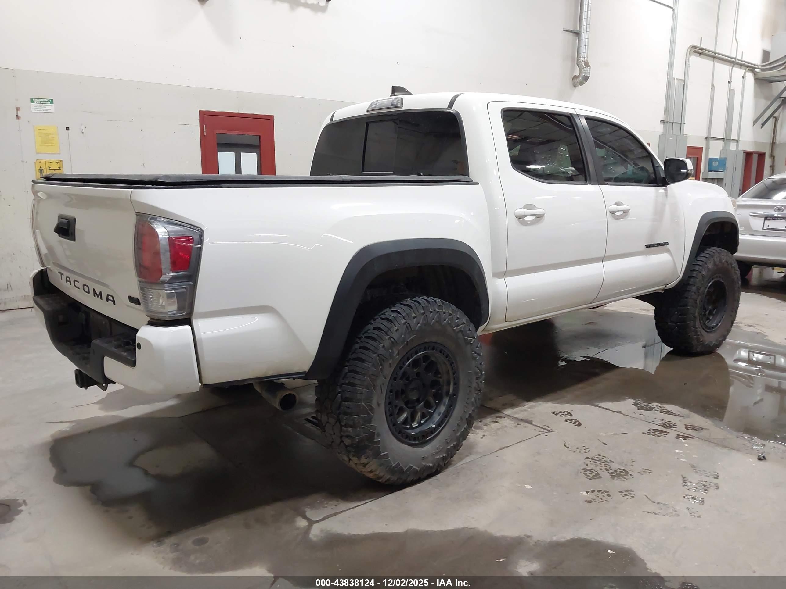 TOYOTA TACOMA image 4