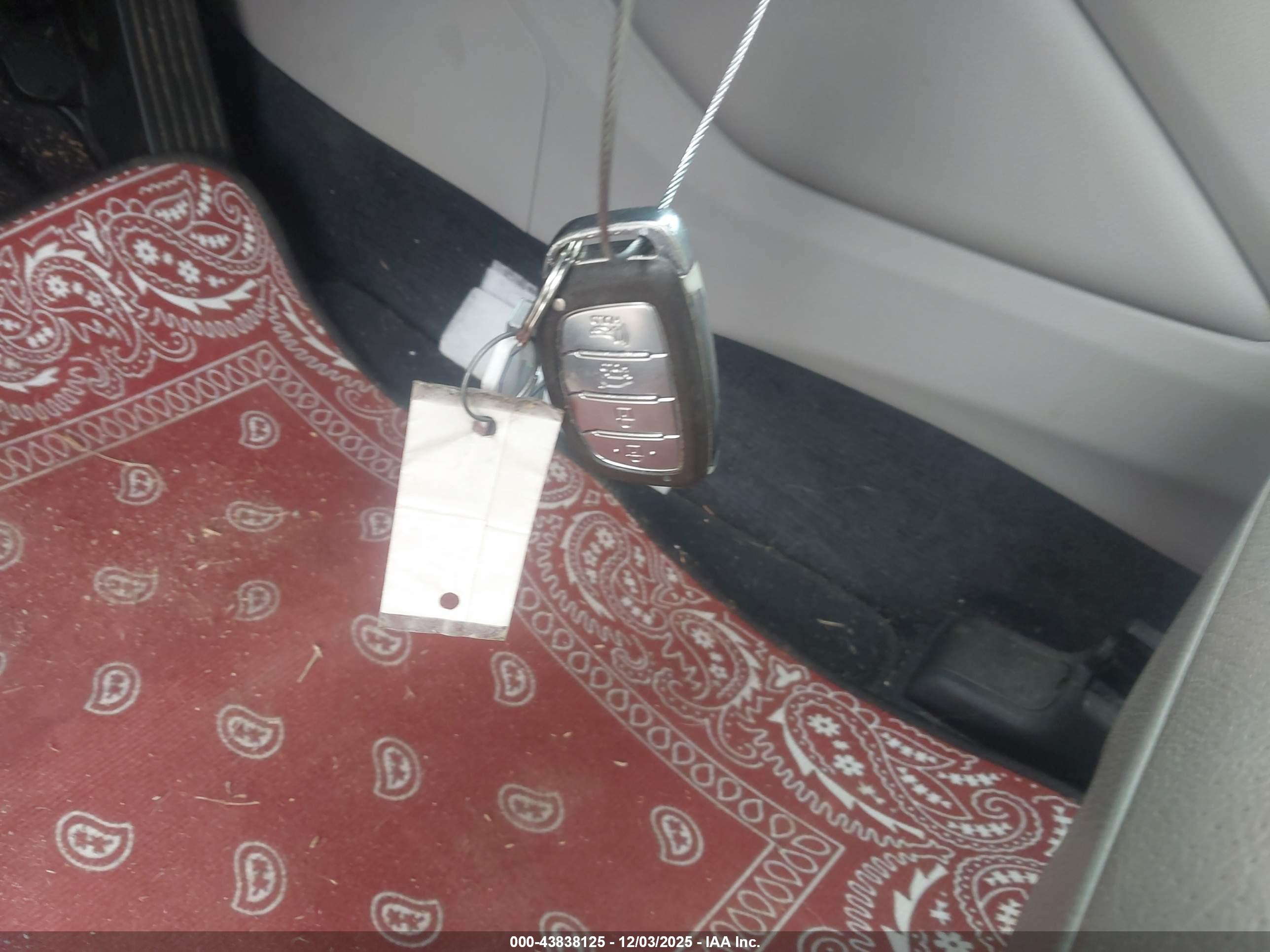 HYUNDAI TUCSON image 11