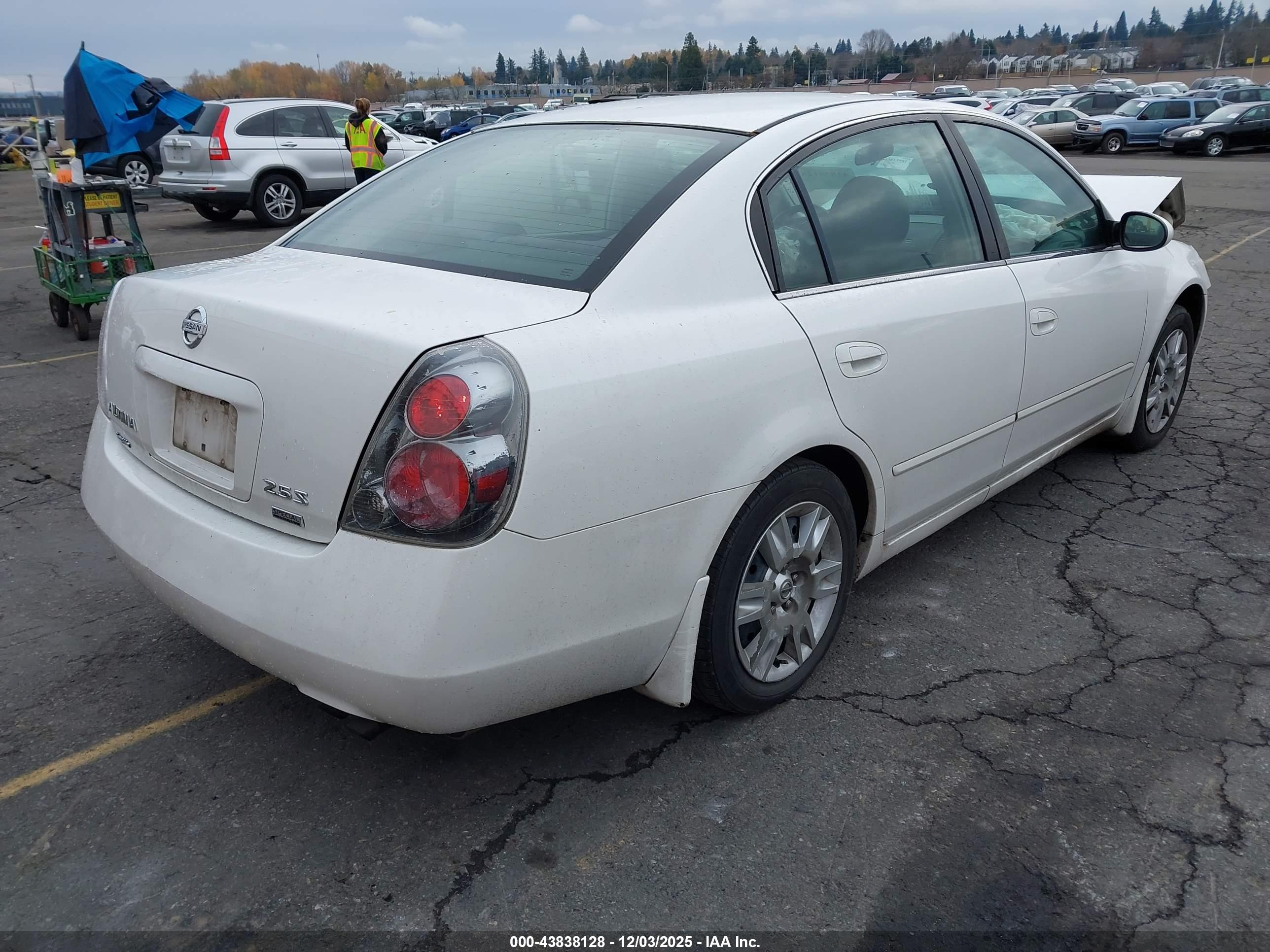 NISSAN ALTIMA image 4