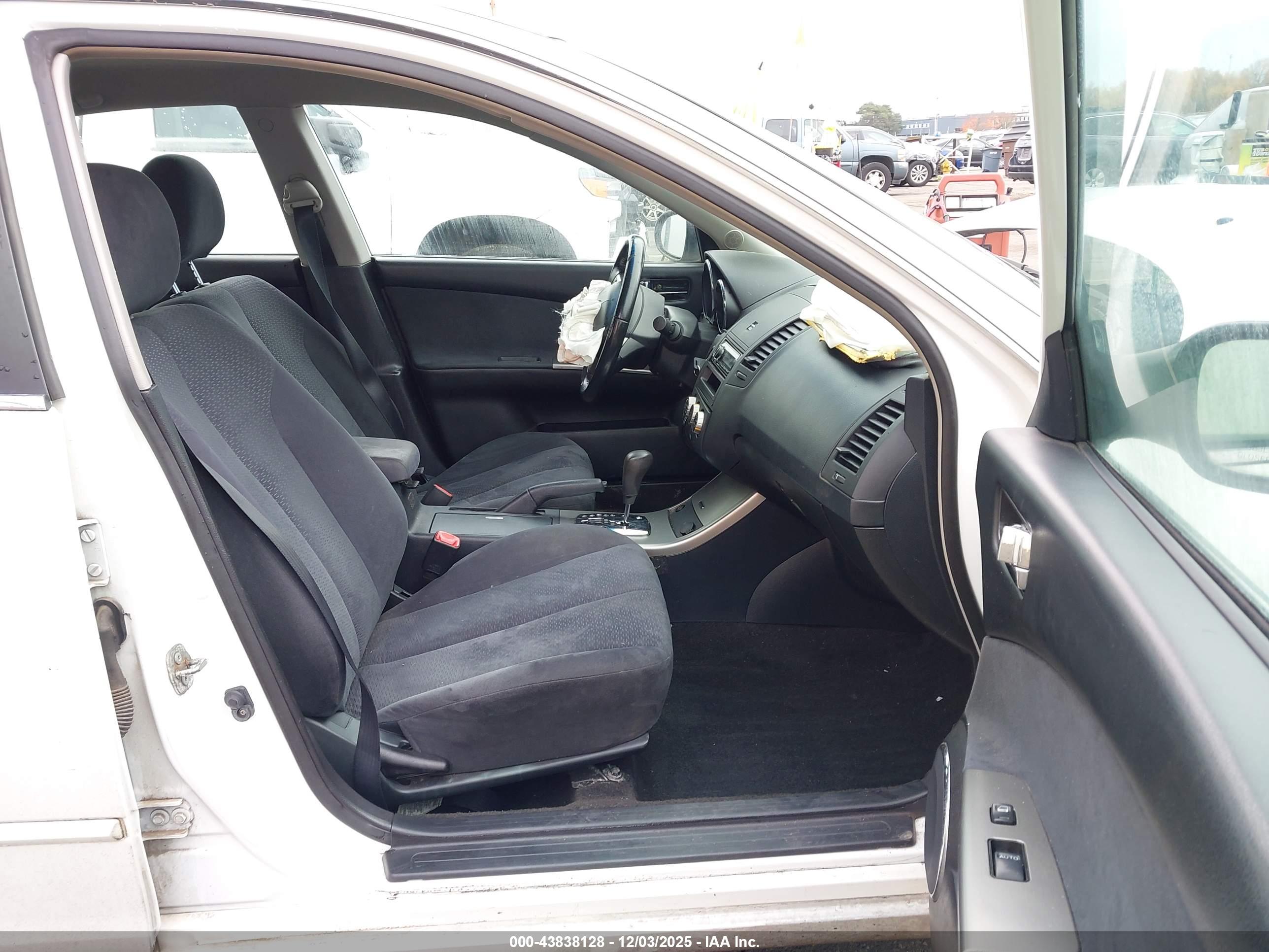 NISSAN ALTIMA image 5
