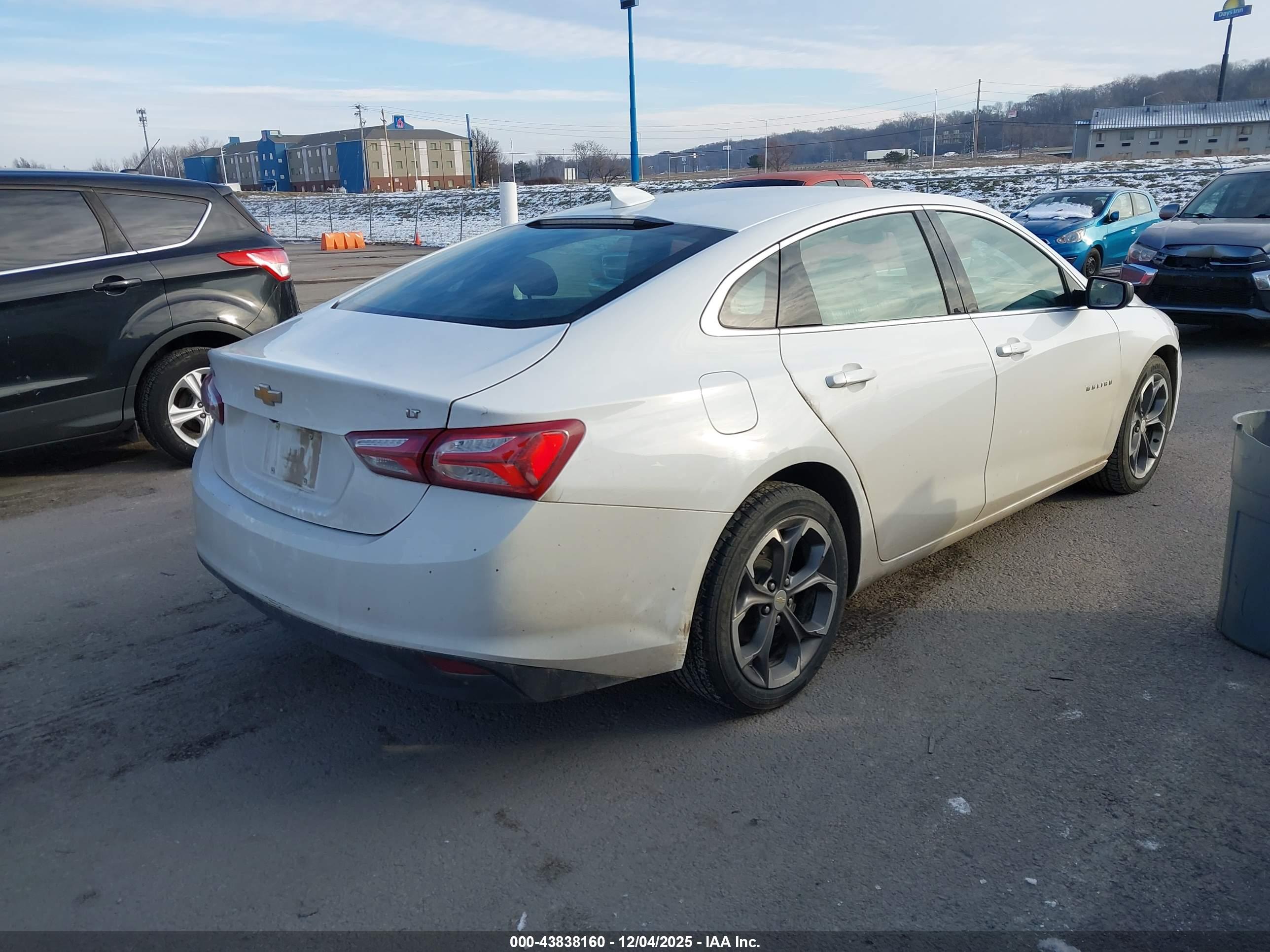 CHEVROLET MALIBU image 4