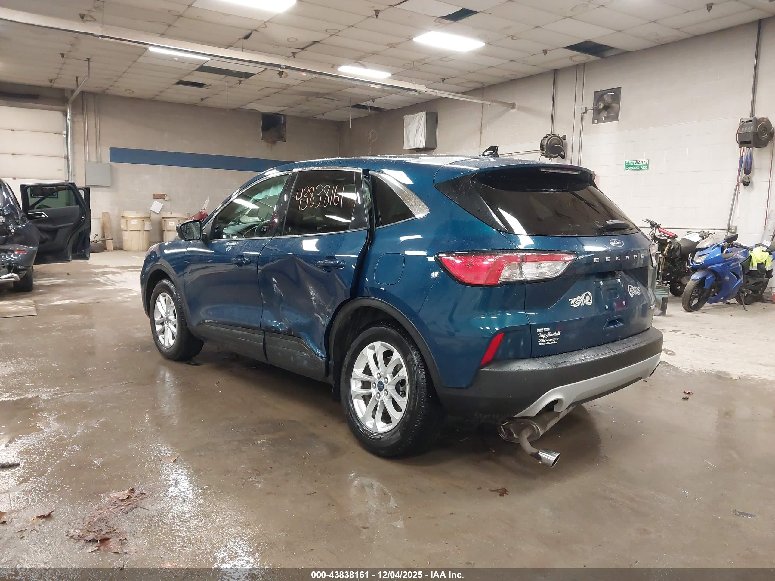 FORD ESCAPE image 3