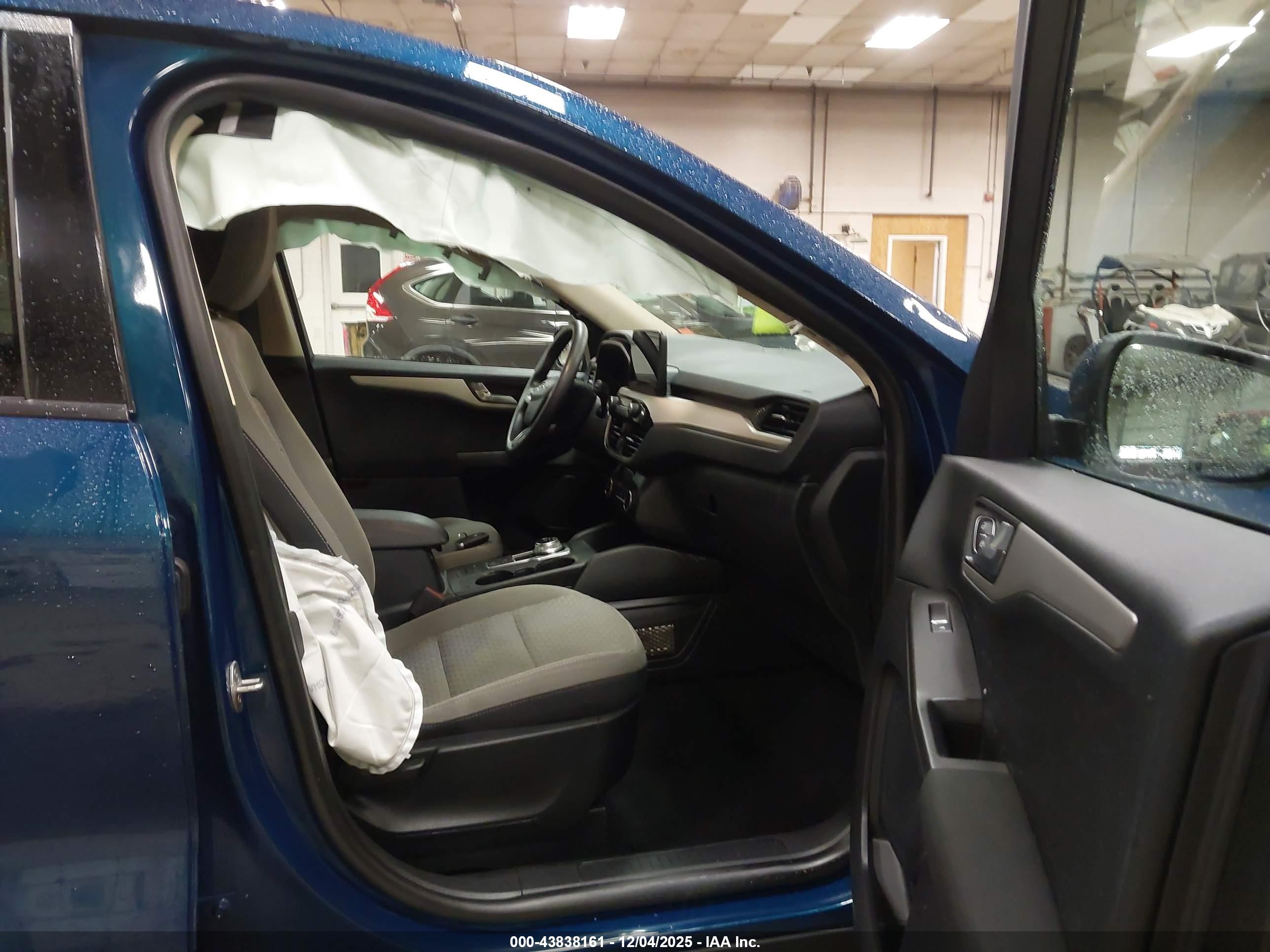 FORD ESCAPE image 5