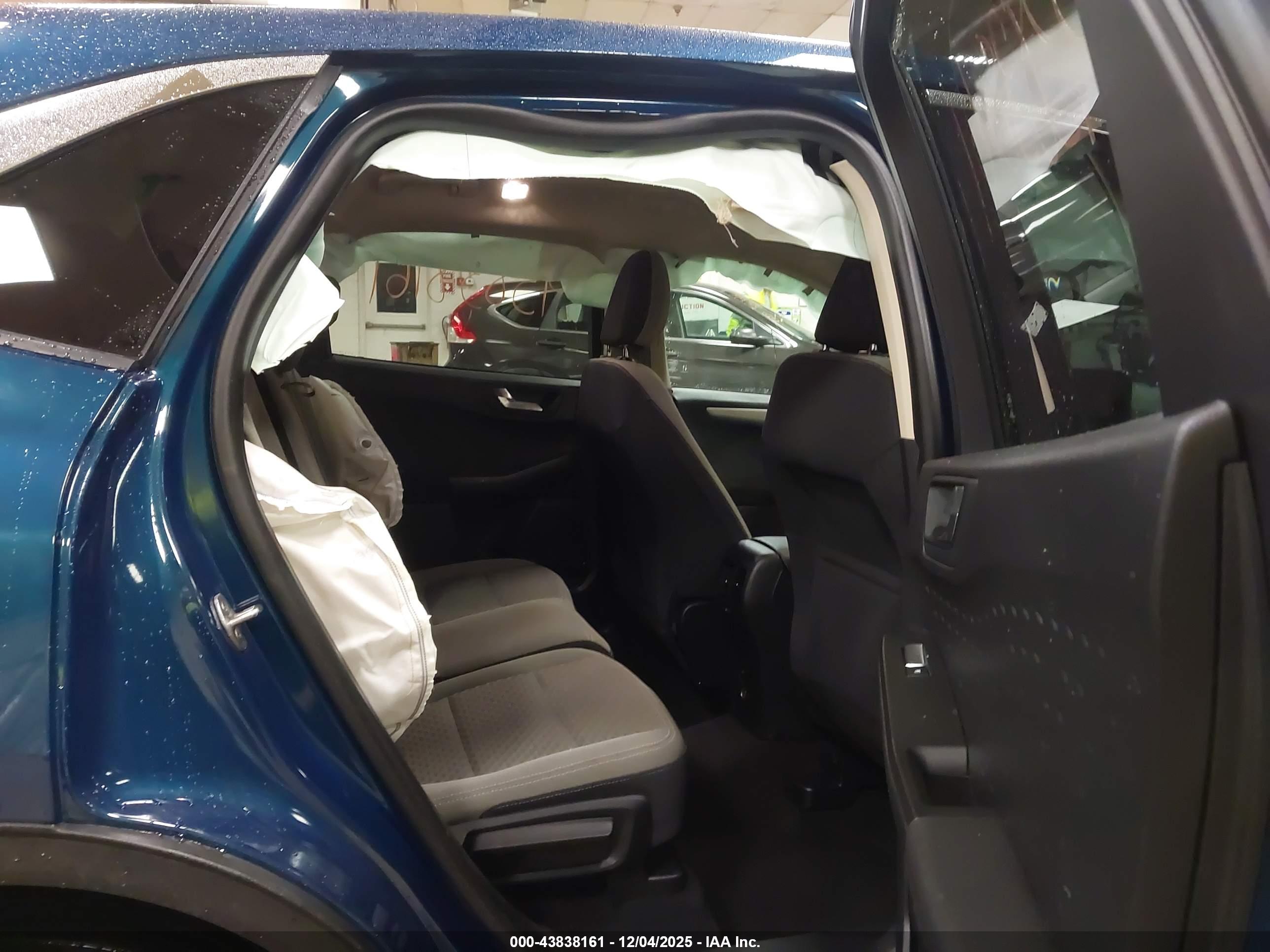 FORD ESCAPE image 8