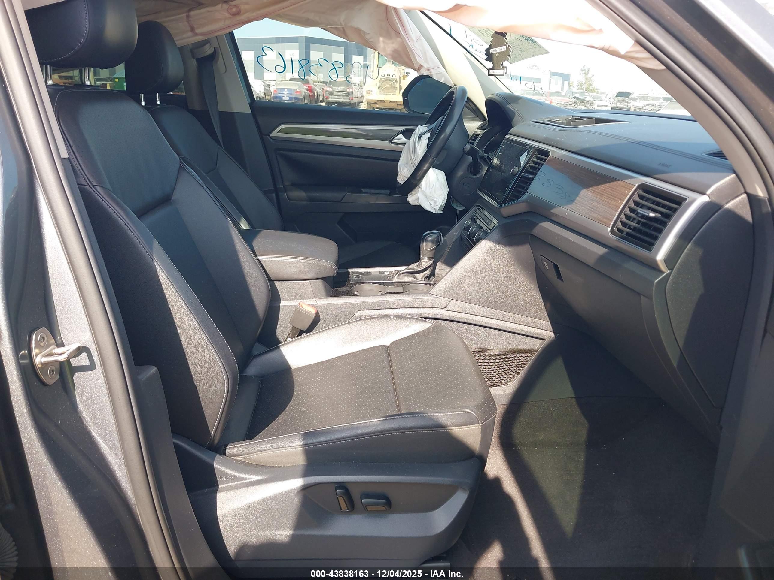VOLKSWAGEN ATLAS image 5